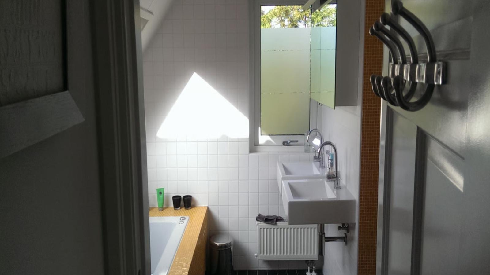 HasseBassie - Bathroom
