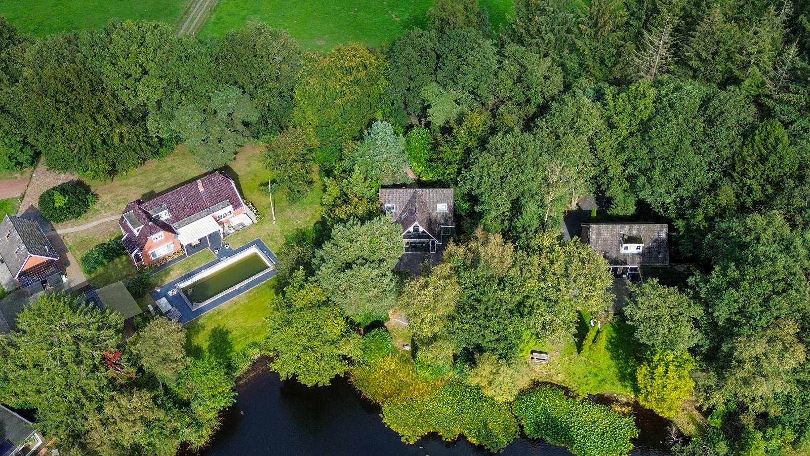 HasseBassie - Exterior in summer