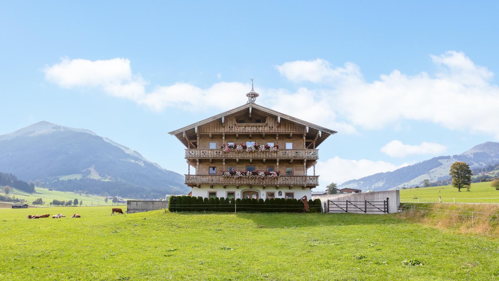 Bräuhof - Exterior in summer