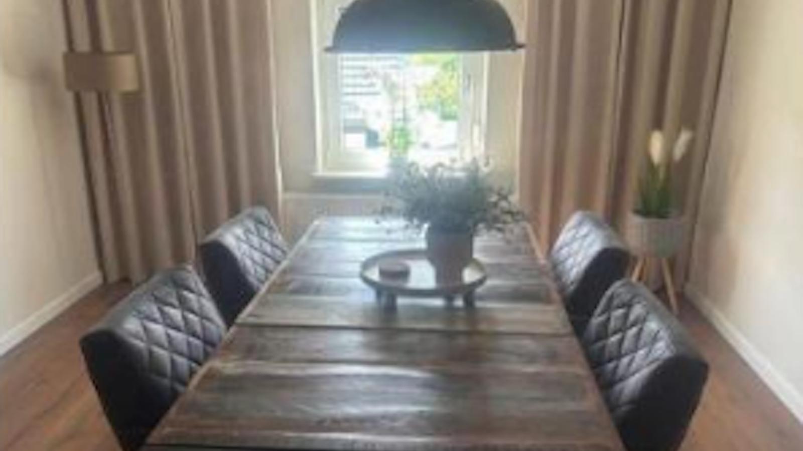 Demischa - Dining room