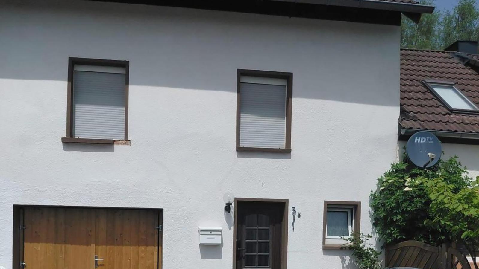 Demischa - Exterior in summer