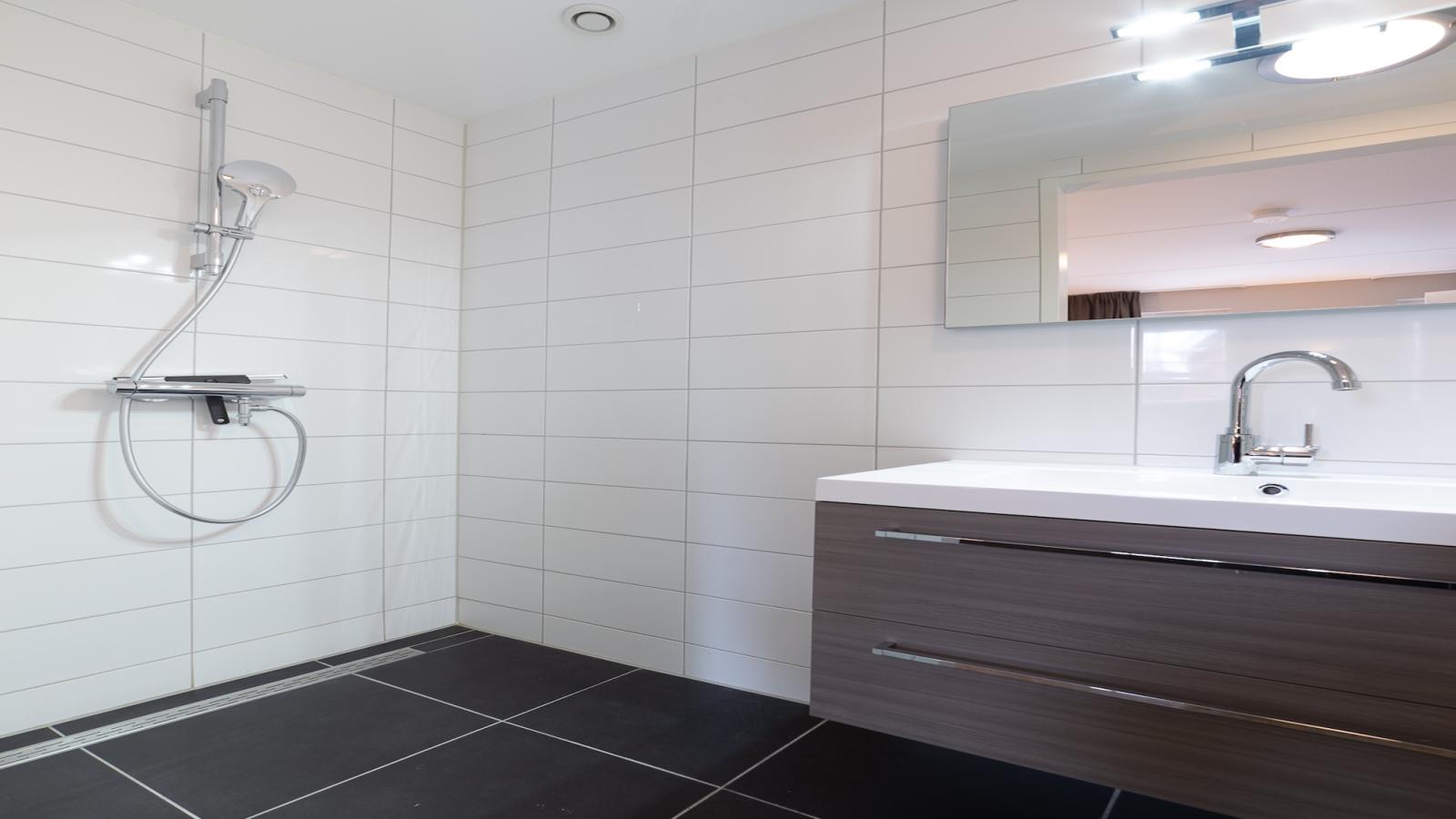 Ocean Ease 47 - Badkamer