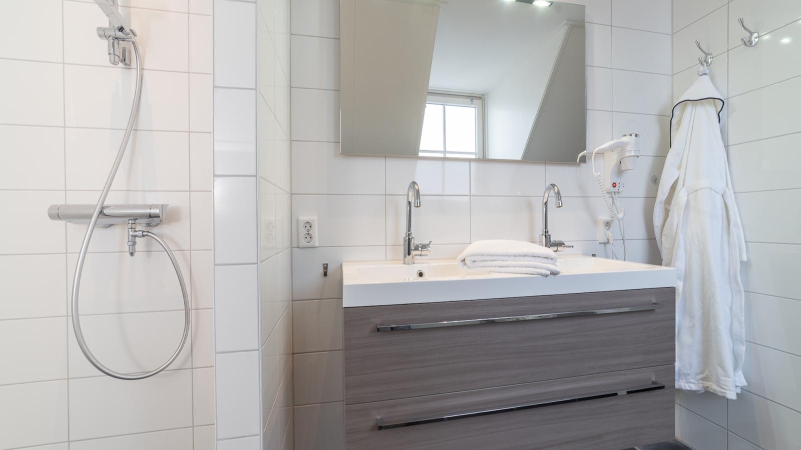 Ocean Ease 47 - Badkamer