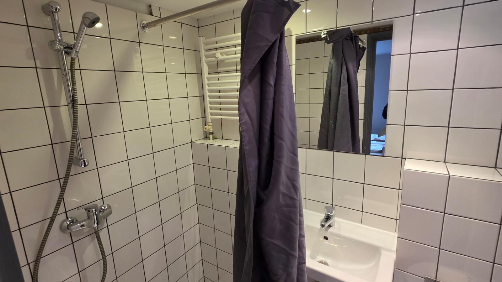 Val Remon - Badezimmer