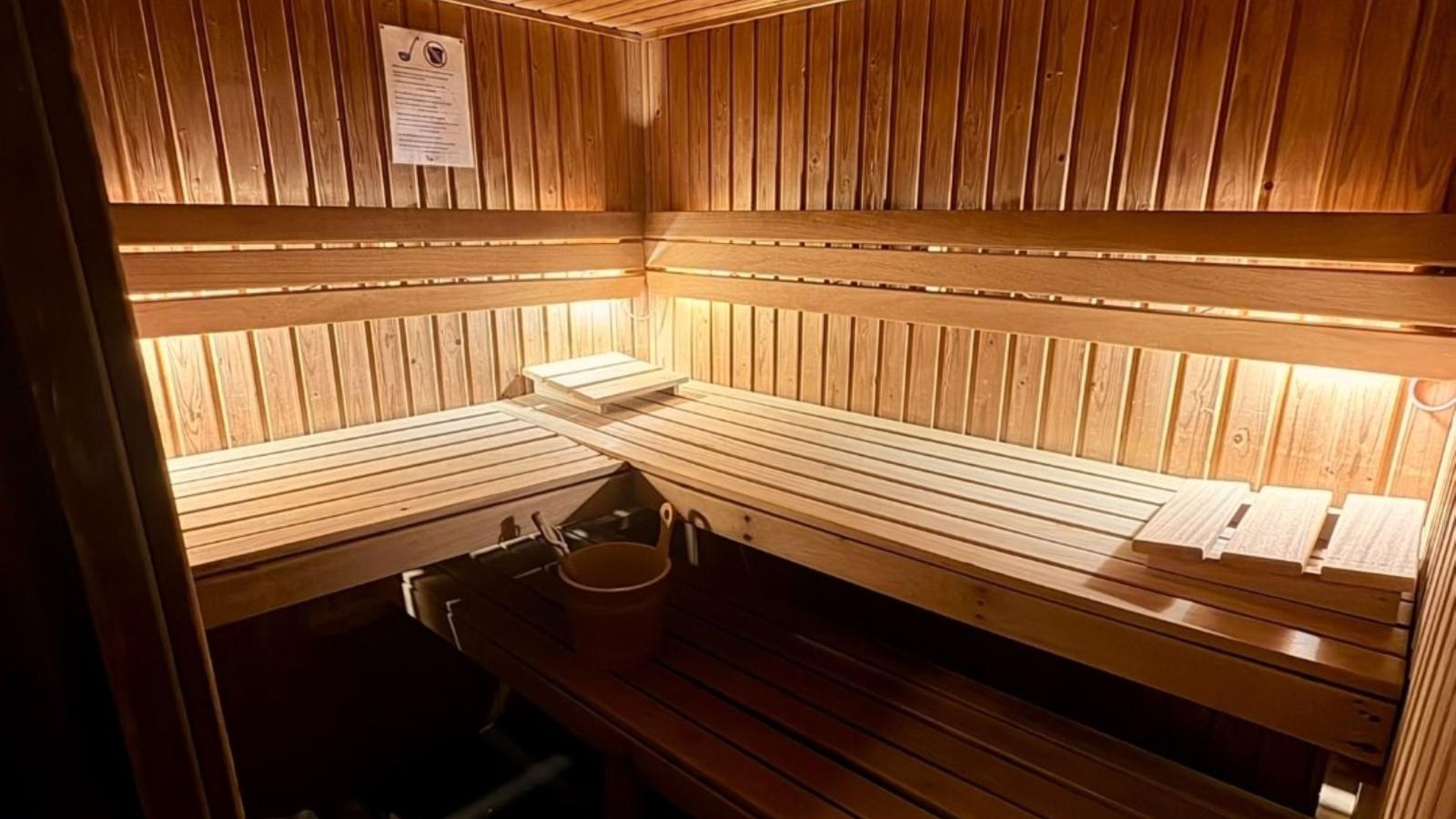 Val Remon - Sauna