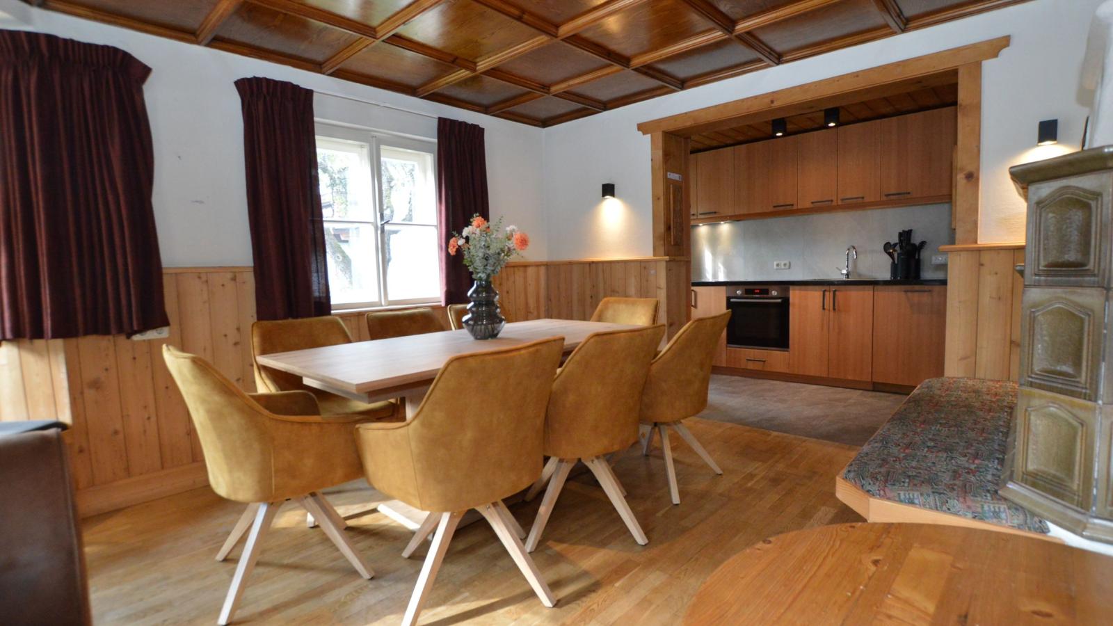 Hirscheck Ferienhaus 1 - Eetkamer