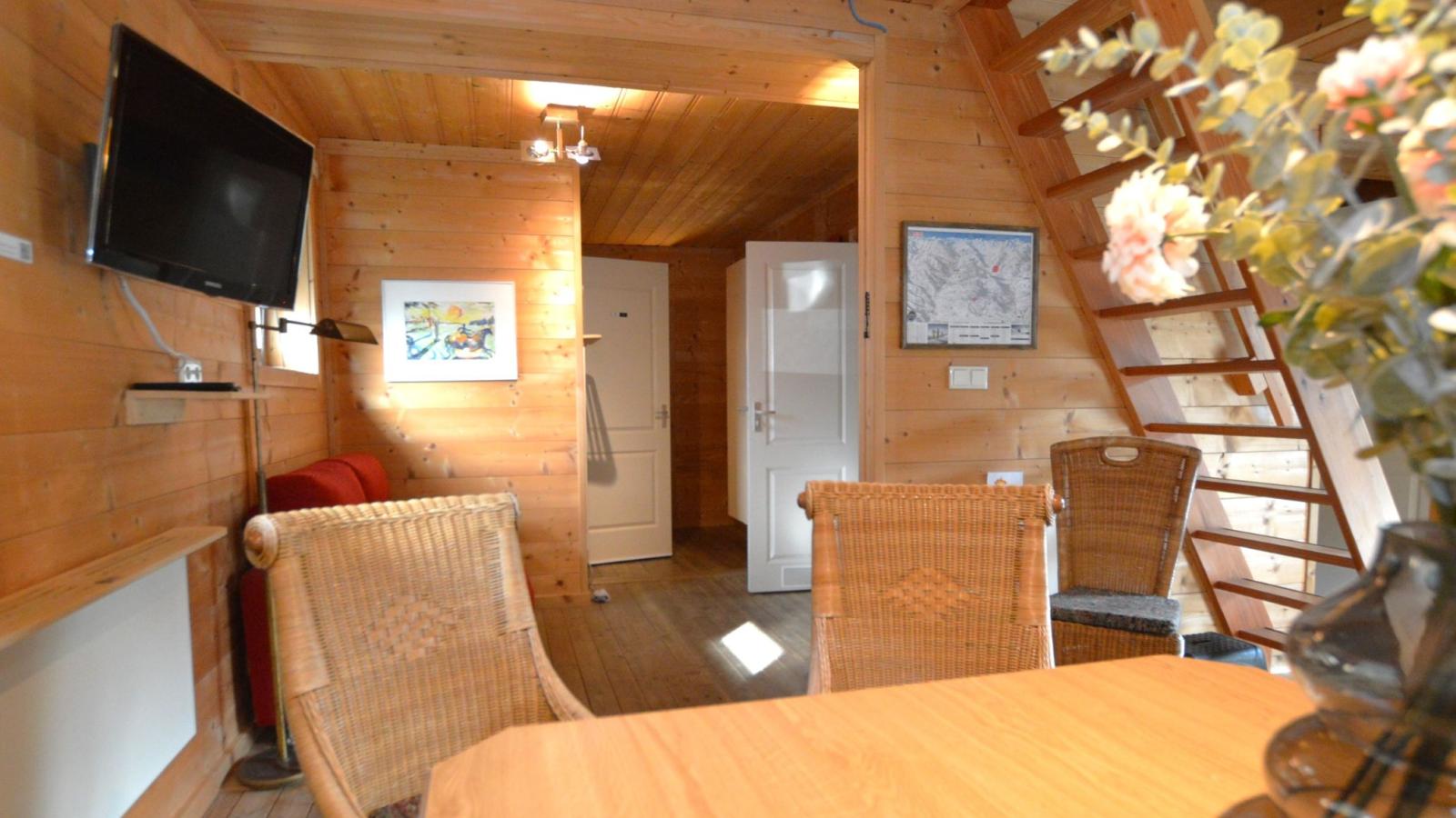Hirscheck Ferienhaus 2 - Eetkamer