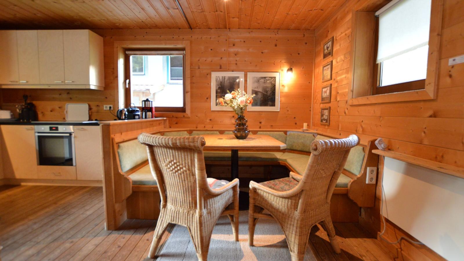 Hirscheck Ferienhaus 2 - Eetkamer