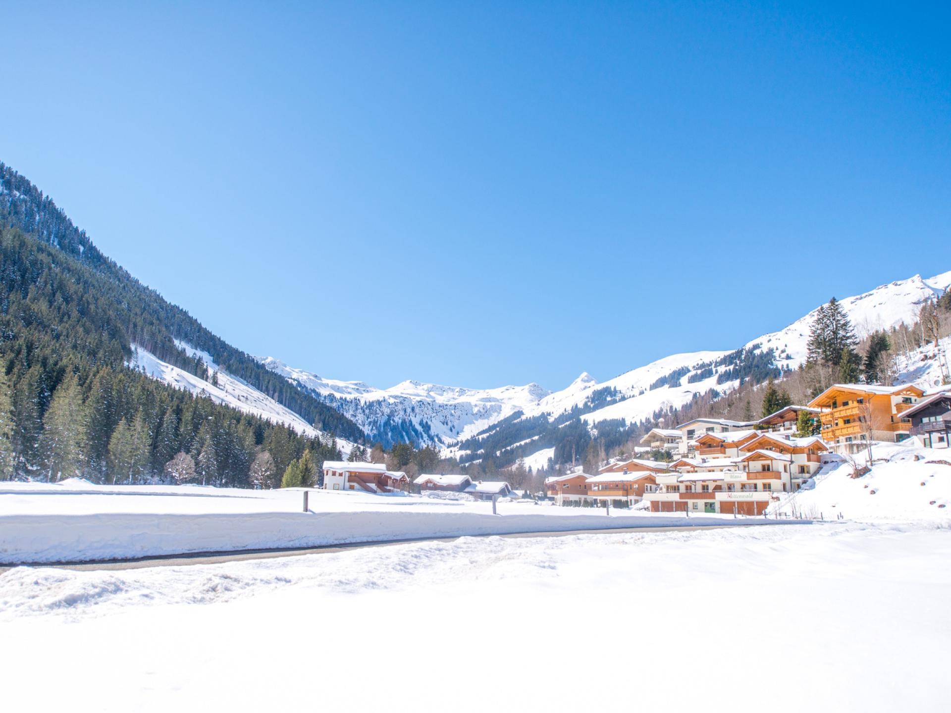 Op 650 m van de piste: ruim chalet voor 10 personen in Saalbach-Hinterglemm - foto 33