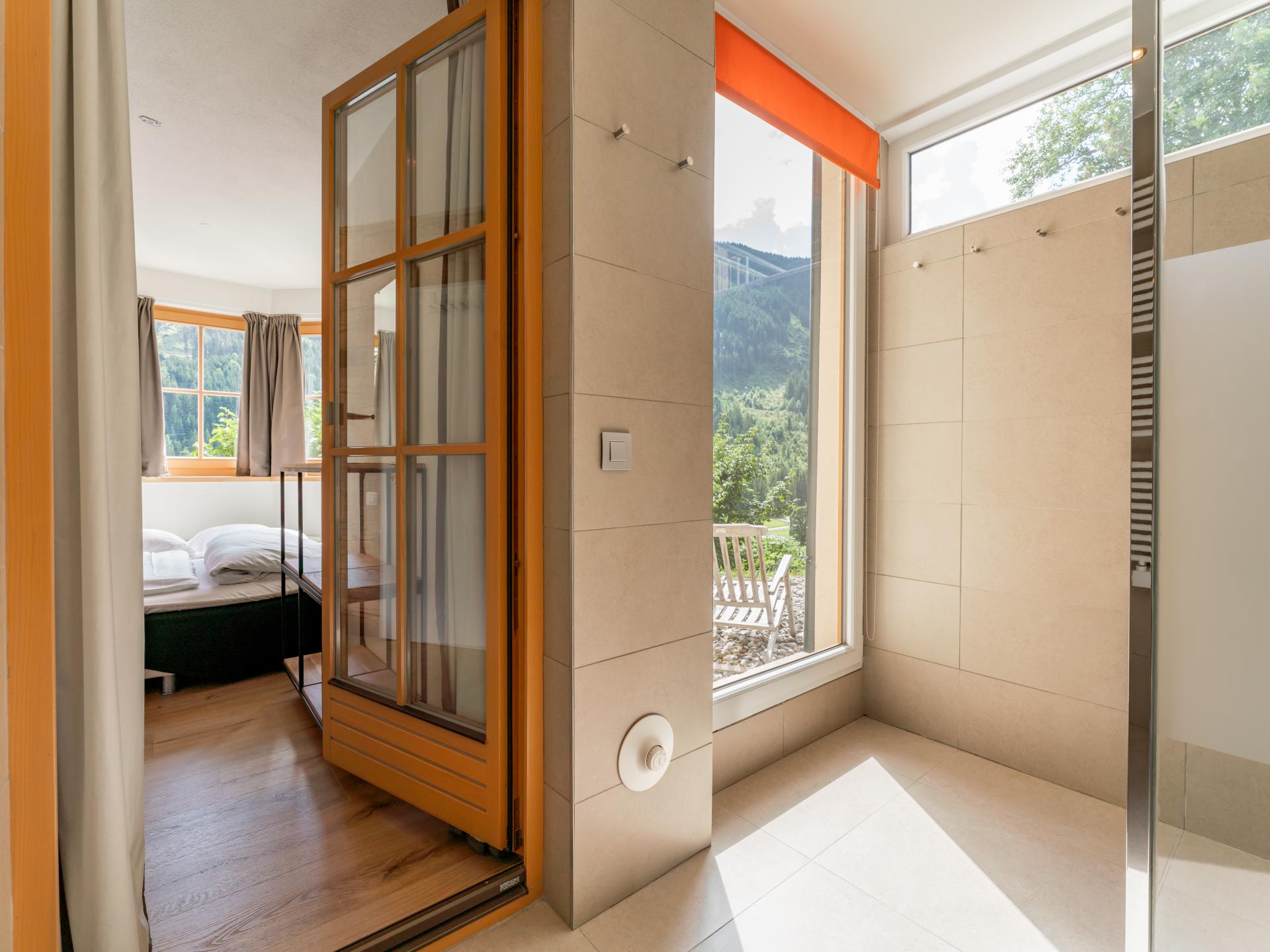 Op 650 m van de piste: ruim chalet voor 10 personen in Saalbach-Hinterglemm - foto 24