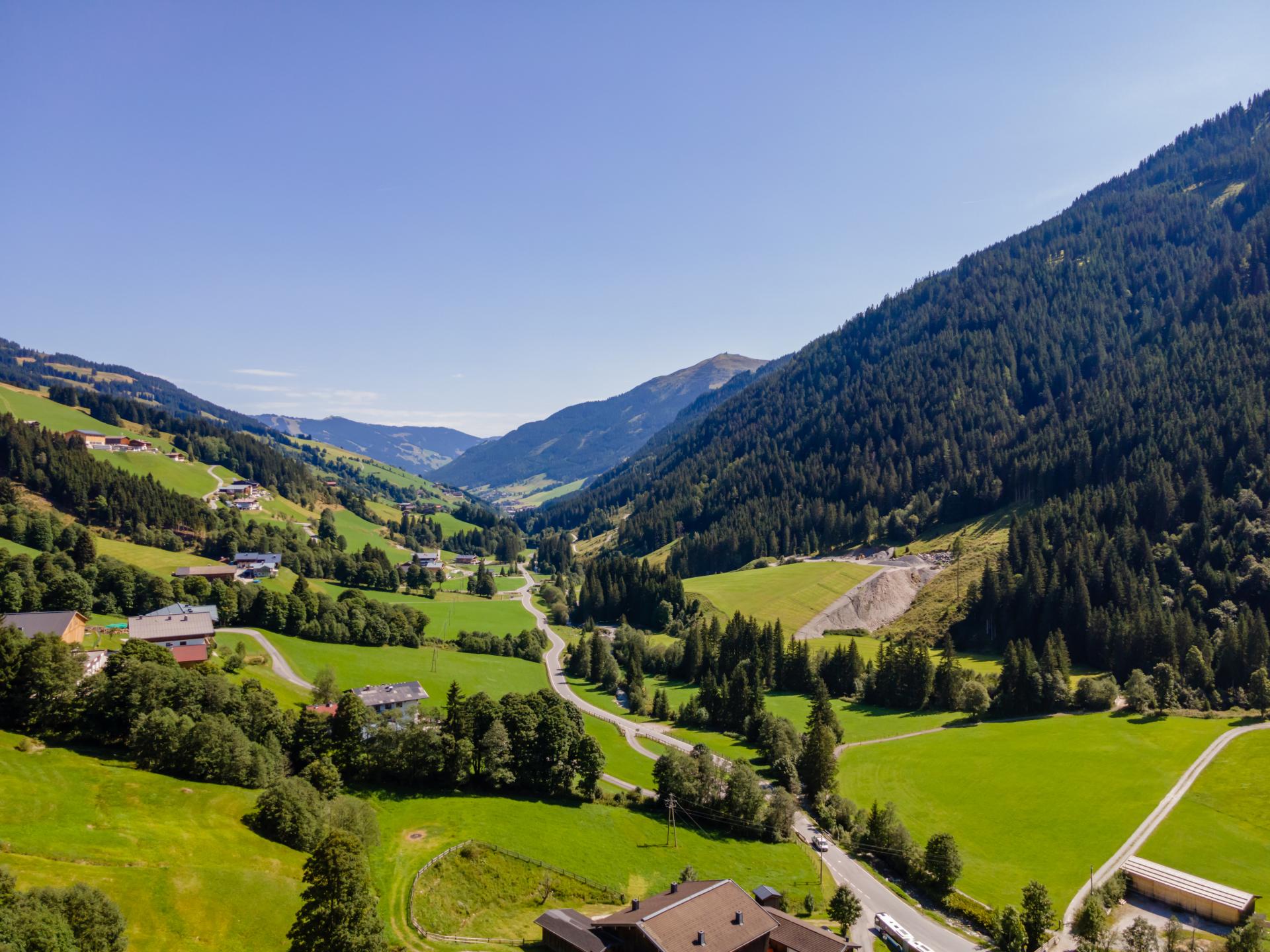 Op 650 m van de piste: ruim chalet voor 10 personen in Saalbach-Hinterglemm - foto 30