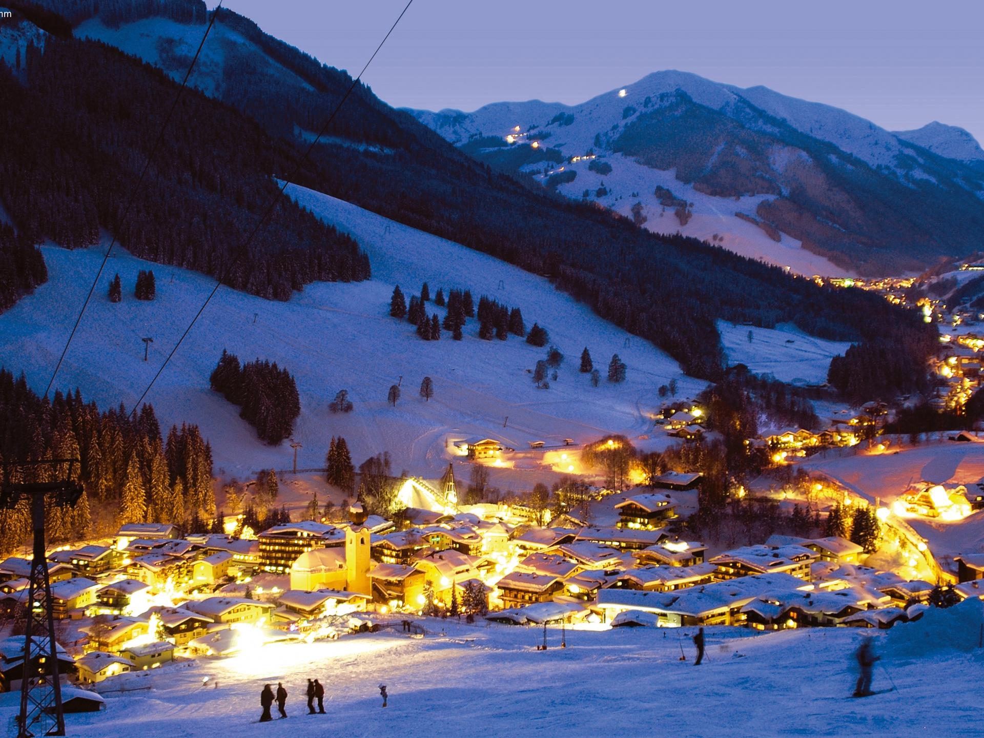Ruim appartement voor 12 personen direct aan de skipiste in Saalbach - foto 13