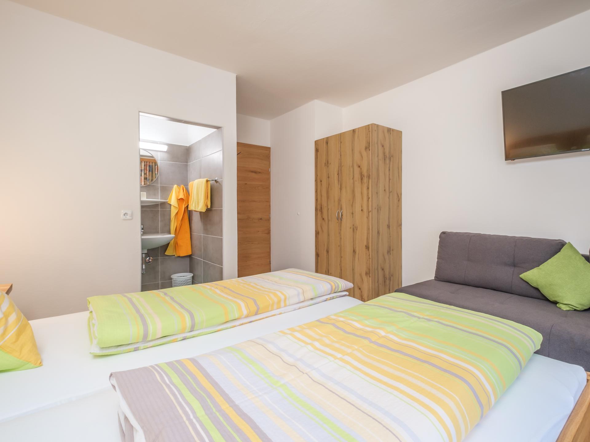 Ruim appartement voor 12 personen direct aan de skipiste in Saalbach - foto 9