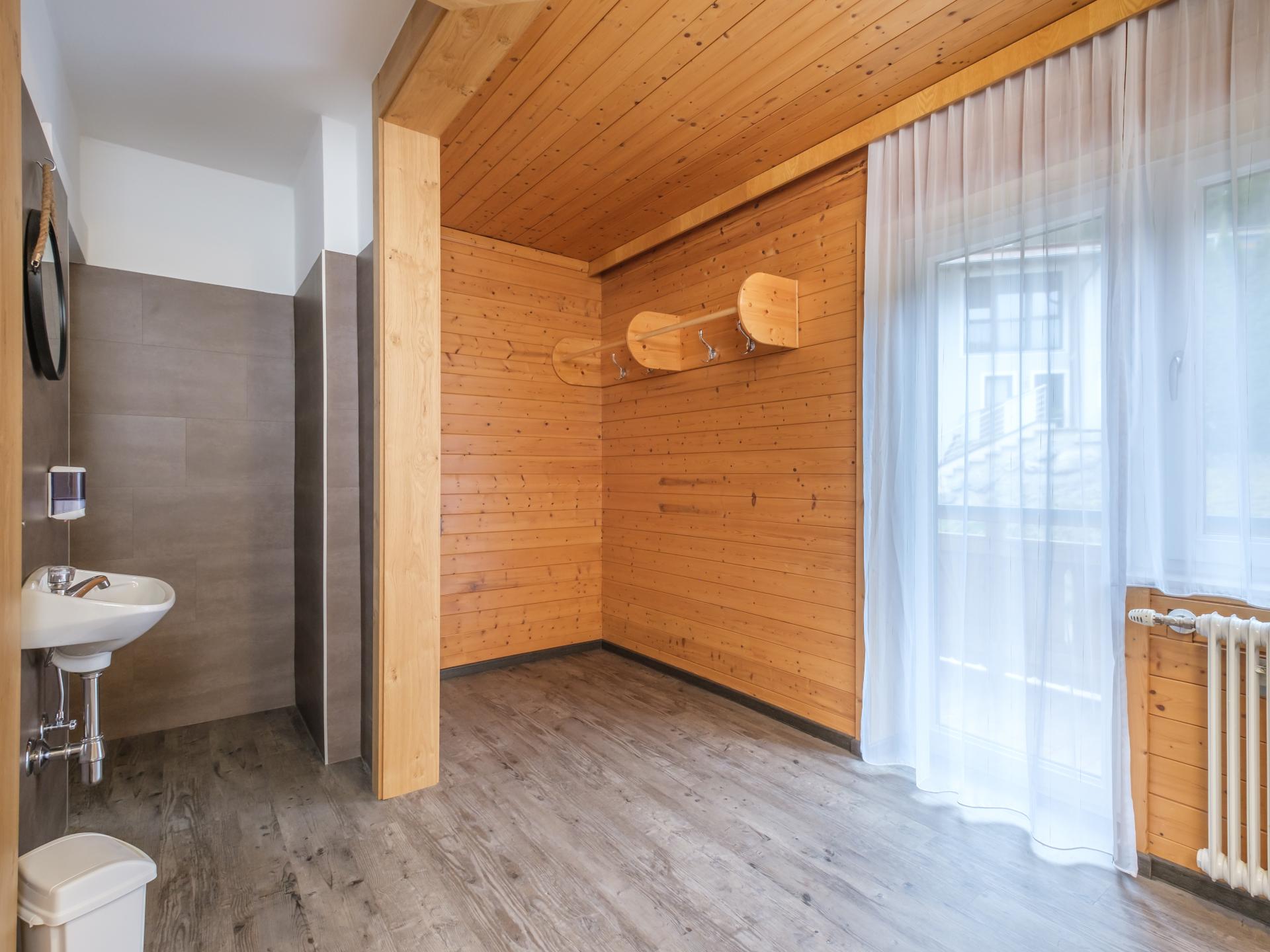 Ruim appartement voor 12 personen direct aan de skipiste in Saalbach - foto 11