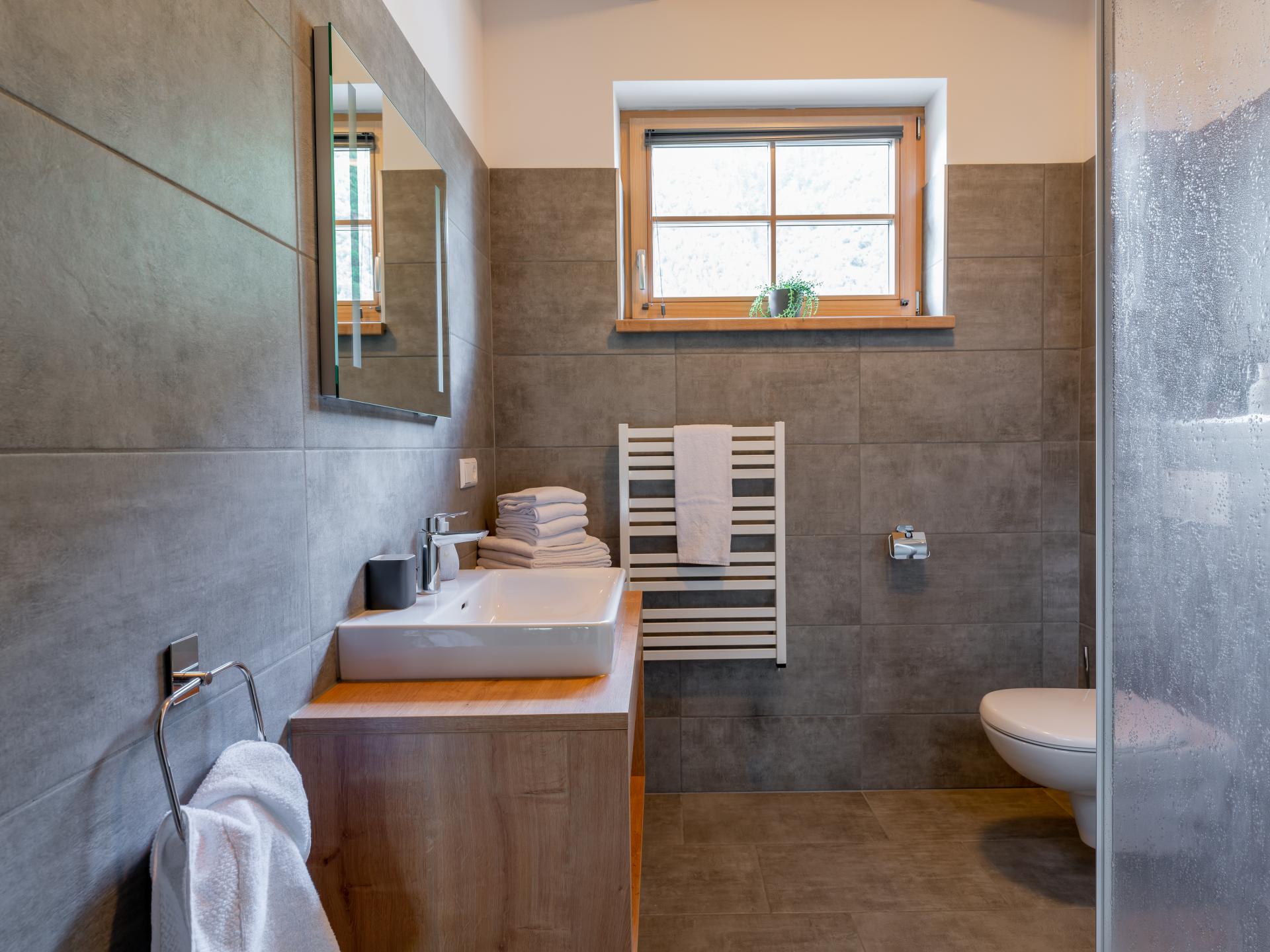 Luxe chalet voor 9 personen met sauna en hottub direct aan de piste - foto 16