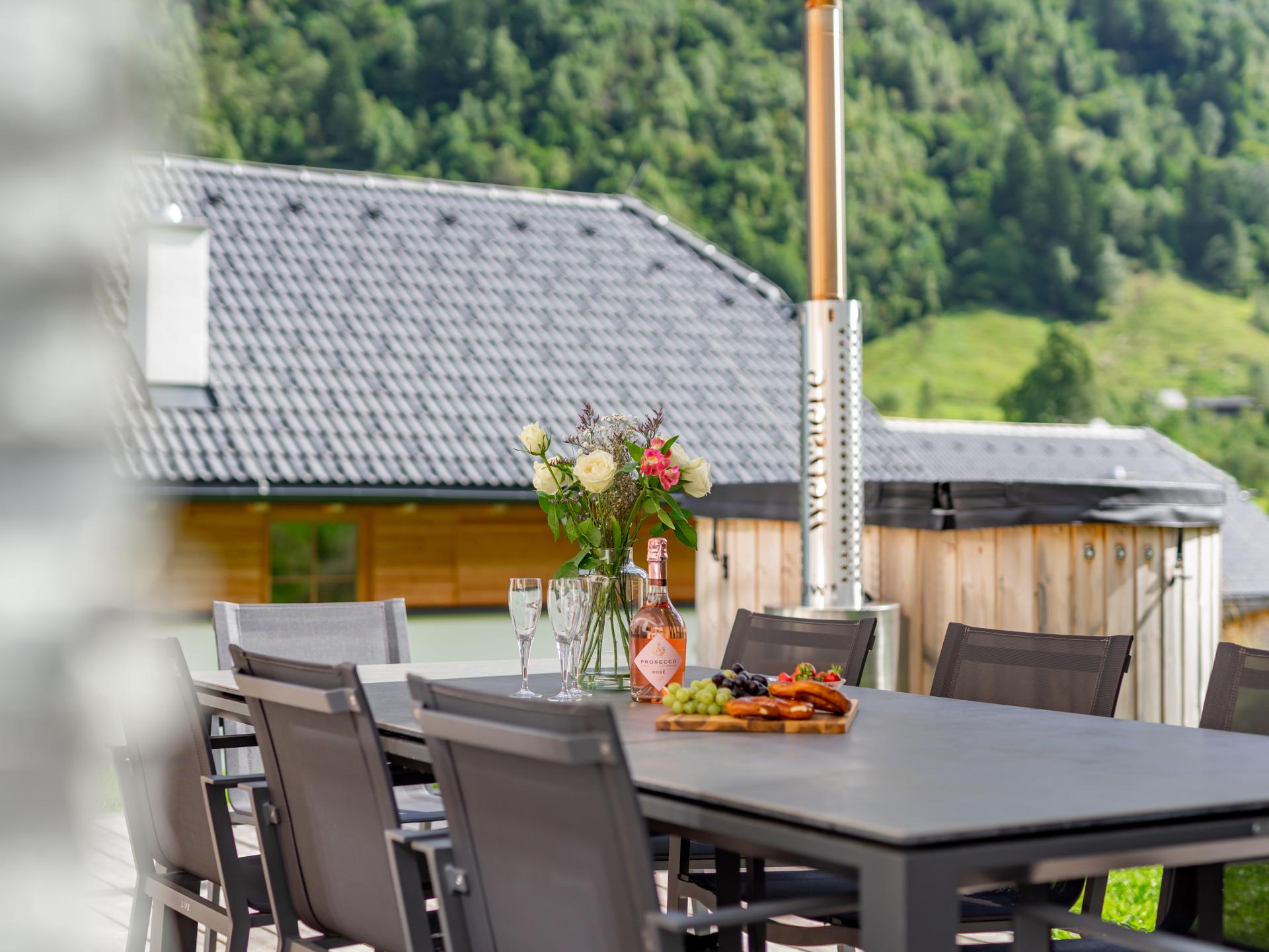 Luxe chalet voor 9 personen met sauna en hottub direct aan de piste - foto 24