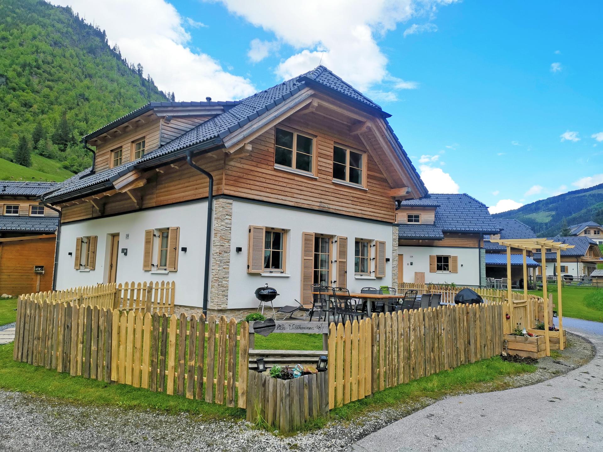 Luxe chalet met sauna en hottub op 50m van de skilift in Steiermark - foto 1
