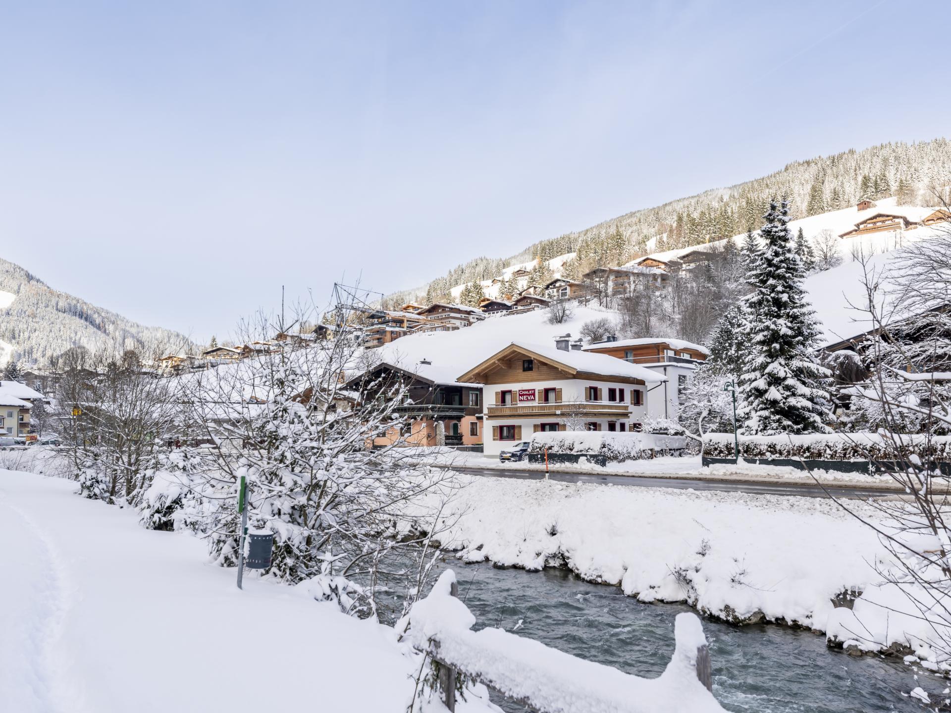 Luxe 8-slaapkamer chalet met sauna, 100m van de piste in Saalbach-Hinterglemm - foto 55
