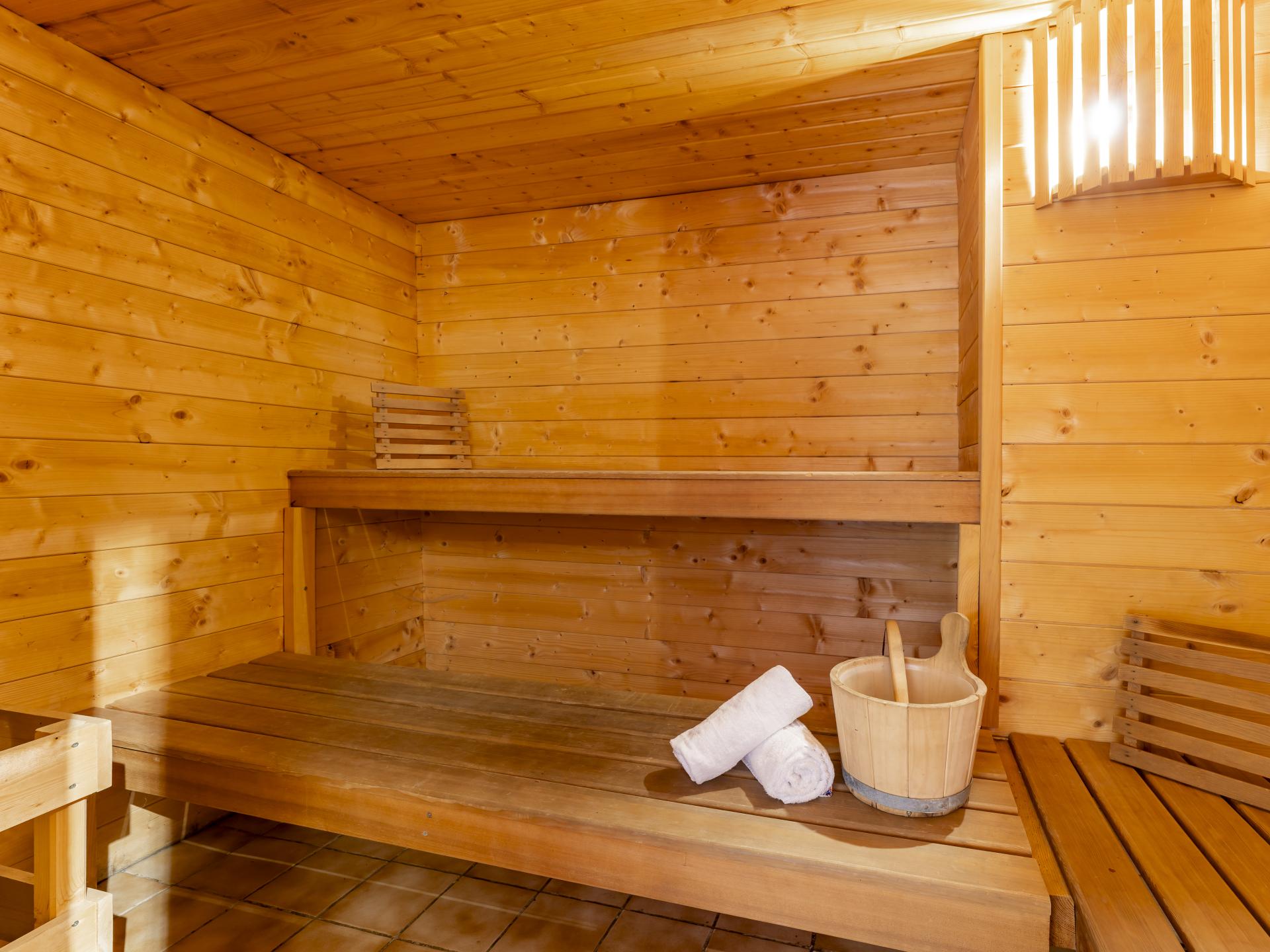 Luxe 8-slaapkamer chalet met sauna, 100m van de piste in Saalbach-Hinterglemm - foto 4