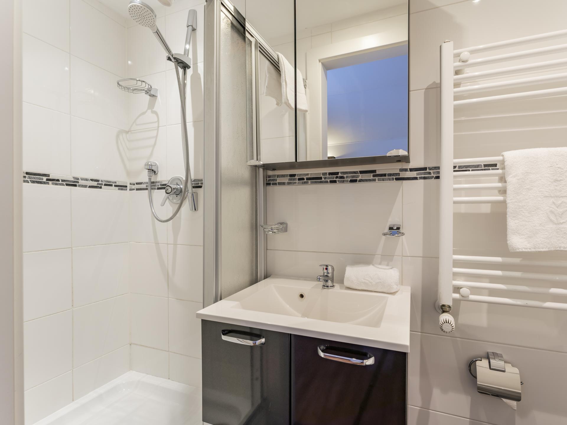 Luxe 8-slaapkamer chalet met sauna, 100m van de piste in Saalbach-Hinterglemm - foto 41