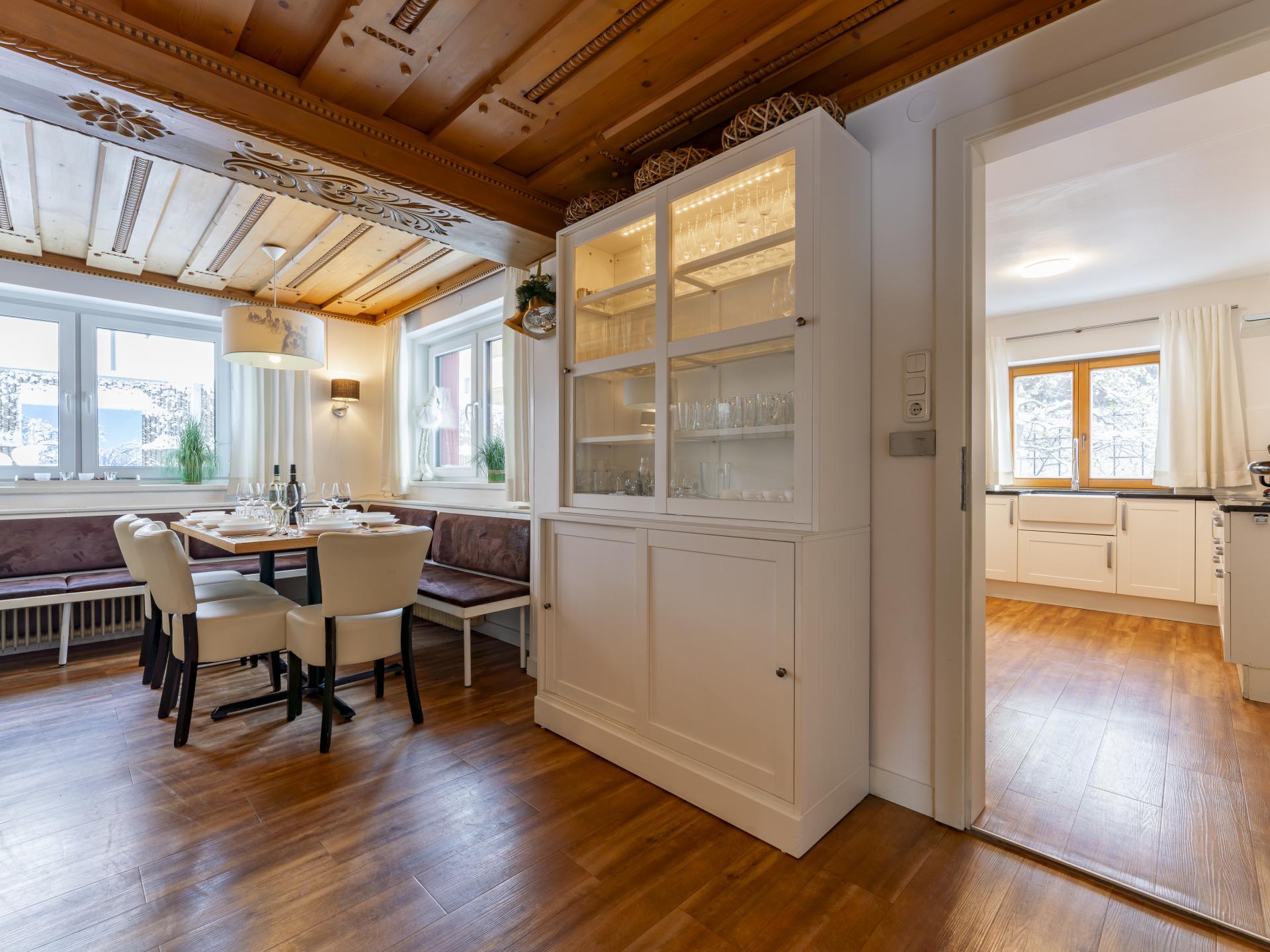 Luxe 8-slaapkamer chalet met sauna, 100m van de piste in Saalbach-Hinterglemm - foto 15