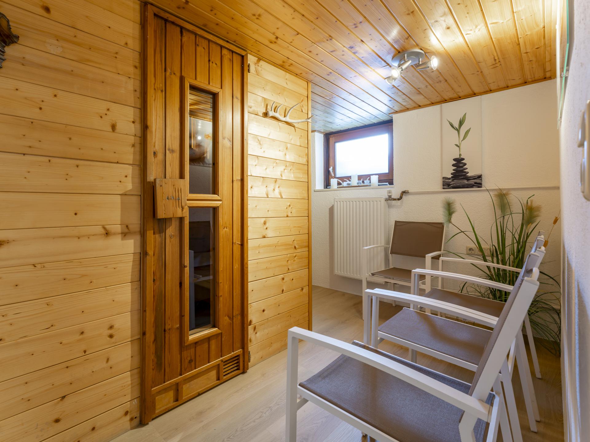 Luxe 8-slaapkamer chalet met sauna, 100m van de piste in Saalbach-Hinterglemm - foto 49