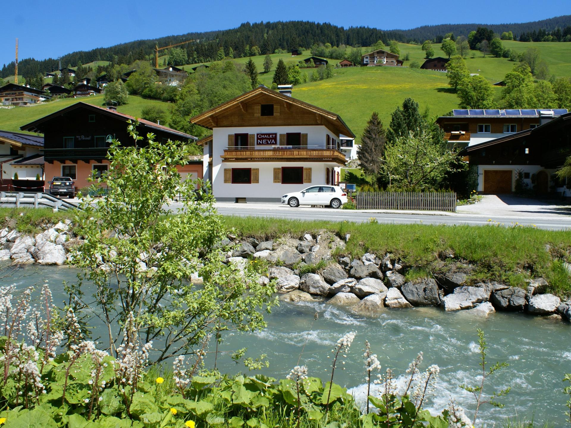 Luxe 8-slaapkamer chalet met sauna, 100m van de piste in Saalbach-Hinterglemm - foto 52