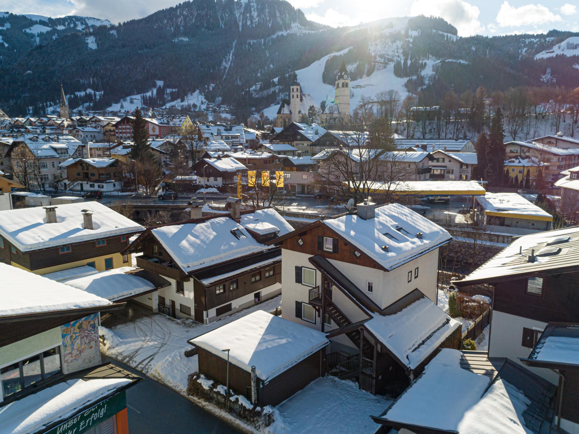 Ruim vrijstaand chalet voor 14 personen aan de voet van de Hahnenkamm - foto 35