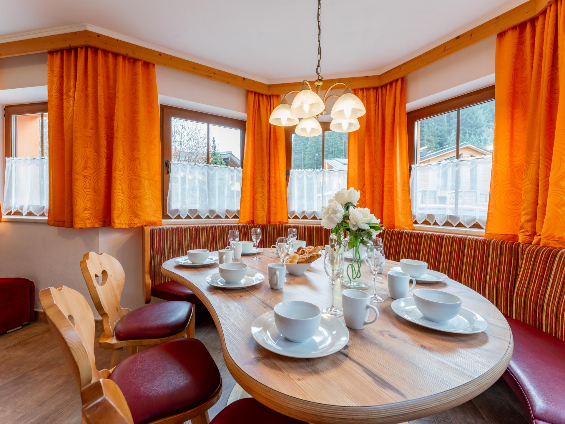 Authentiek vakantiehuis aan de piste in Saalbach met privé-sauna voor 11 personen - foto 7