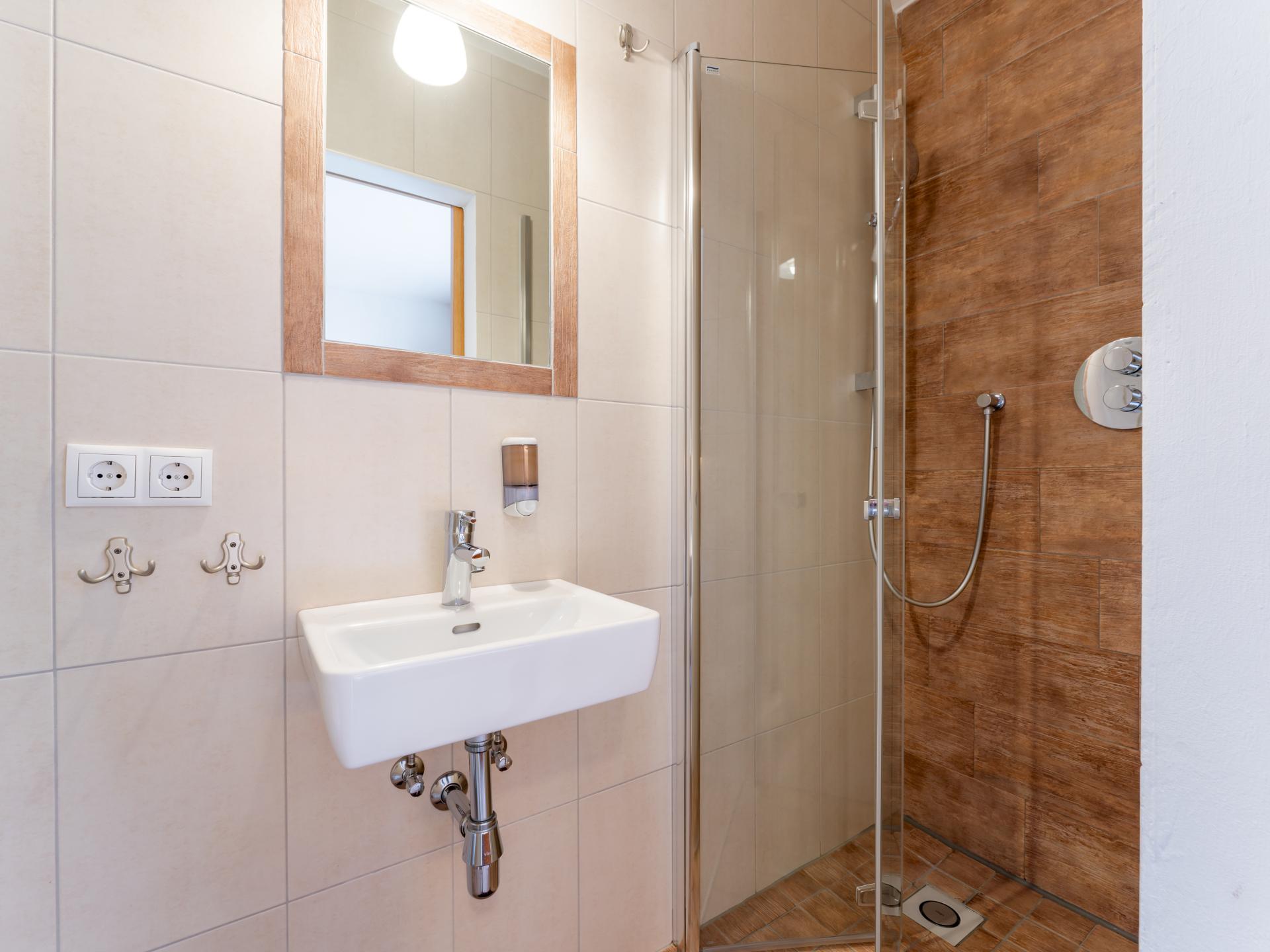Authentiek vakantiehuis aan de piste in Saalbach met privé-sauna voor 11 personen - foto 26