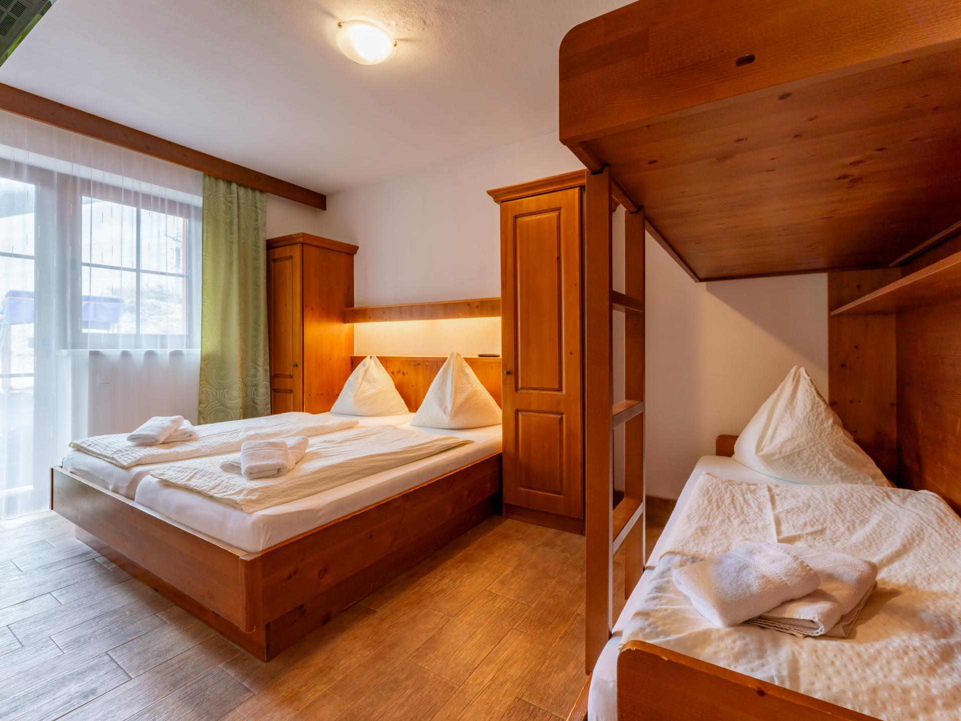 Authentiek vakantiehuis aan de piste in Saalbach met privé-sauna voor 11 personen - foto 4