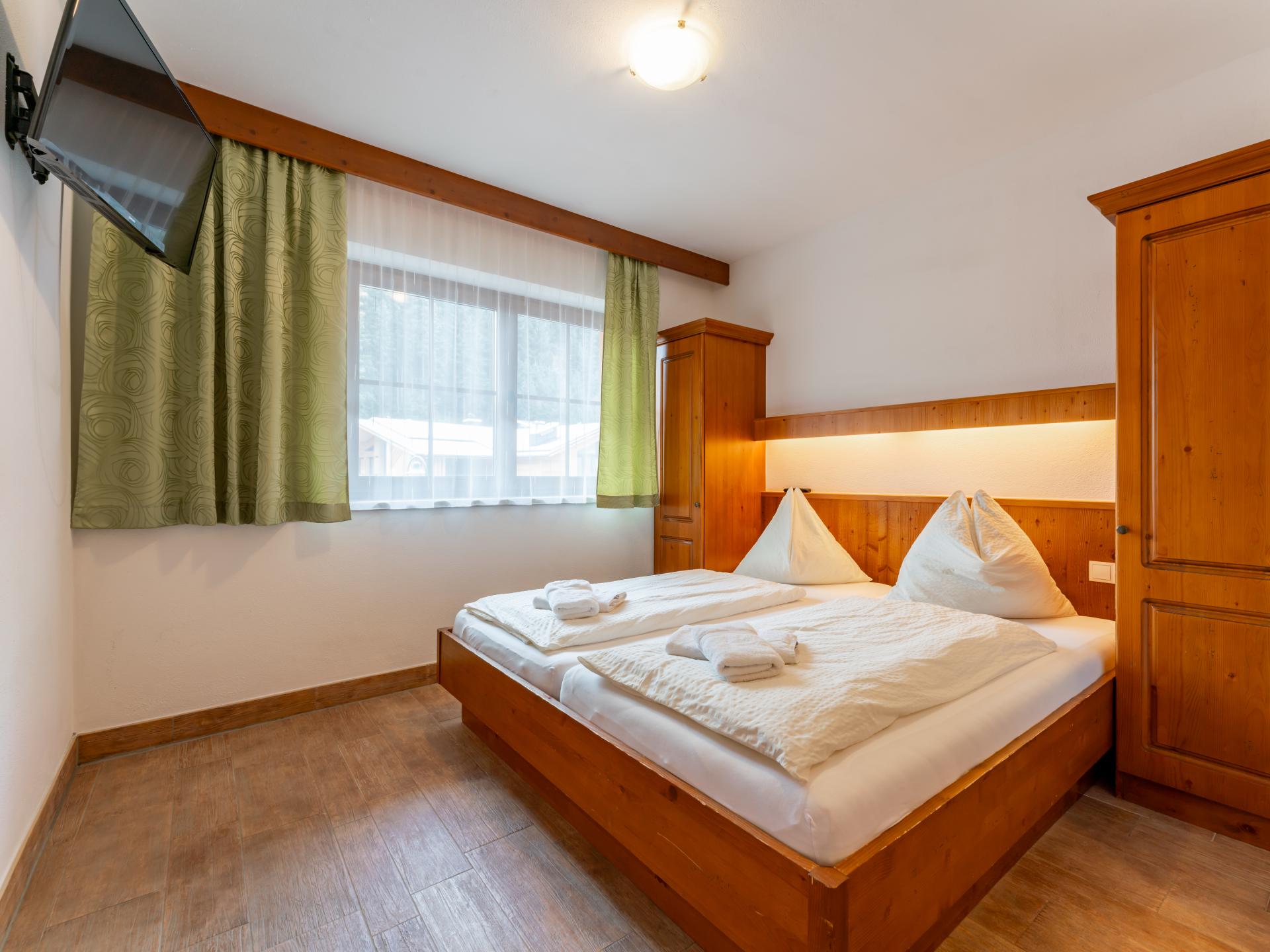 Ruim chalet voor 22 personen direct aan de piste met eigen sauna - foto 24