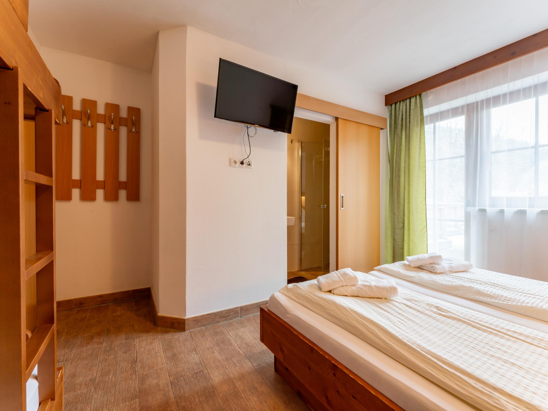 Ruim chalet voor 22 personen direct aan de piste met eigen sauna - foto 15