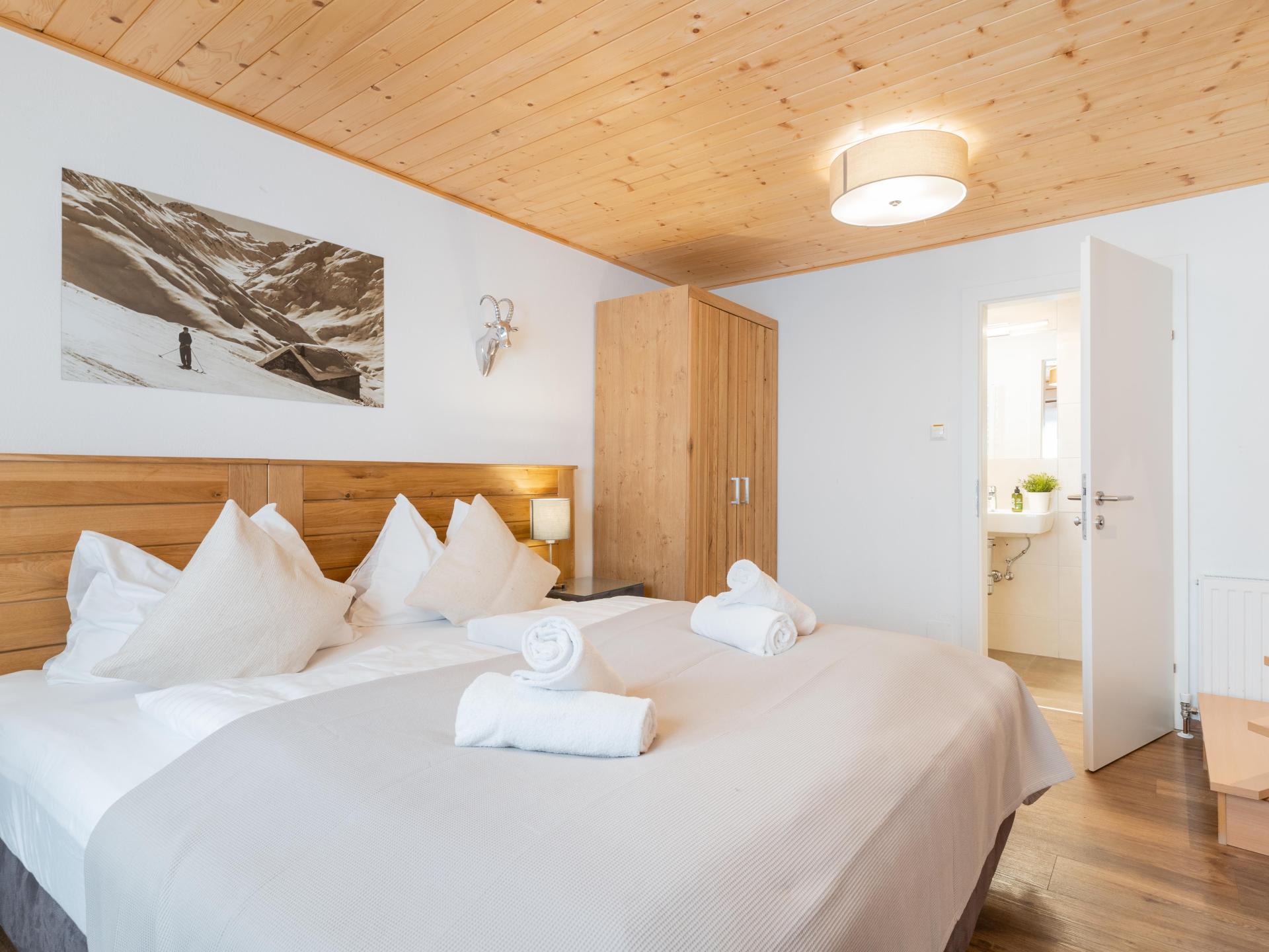 Luxe chalet voor 35 personen aan de piste in Saalbach-Hinterglemm - foto 14