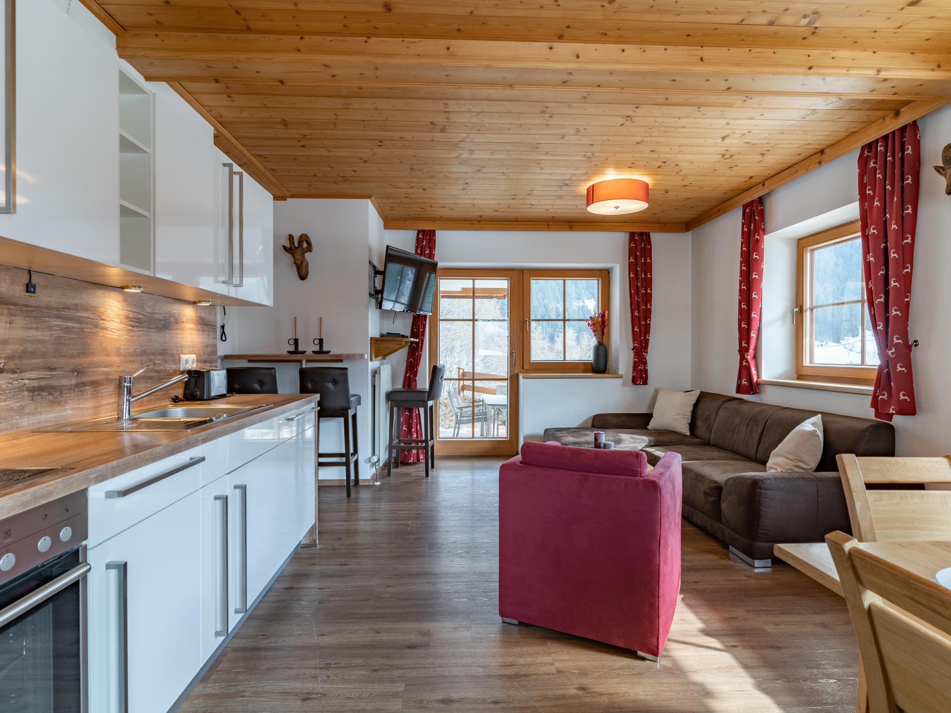 Luxe chalet voor 35 personen aan de piste in Saalbach-Hinterglemm - foto 16