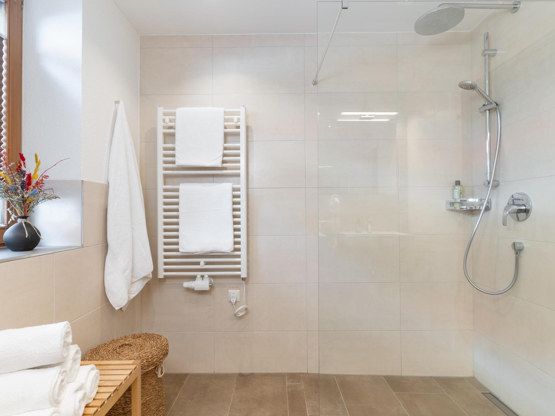 Luxe chalet voor 35 personen aan de piste in Saalbach-Hinterglemm - foto 10