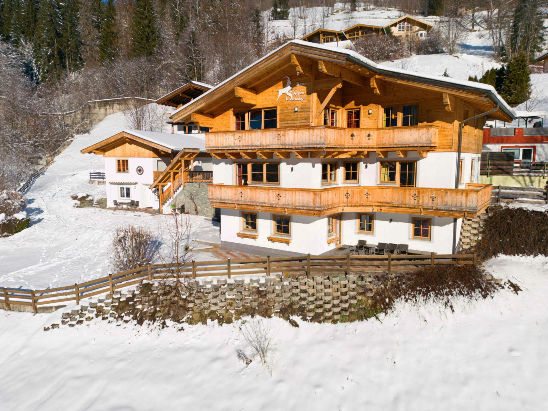 Luxe chalet voor 35 personen aan de piste in Saalbach-Hinterglemm - foto 34