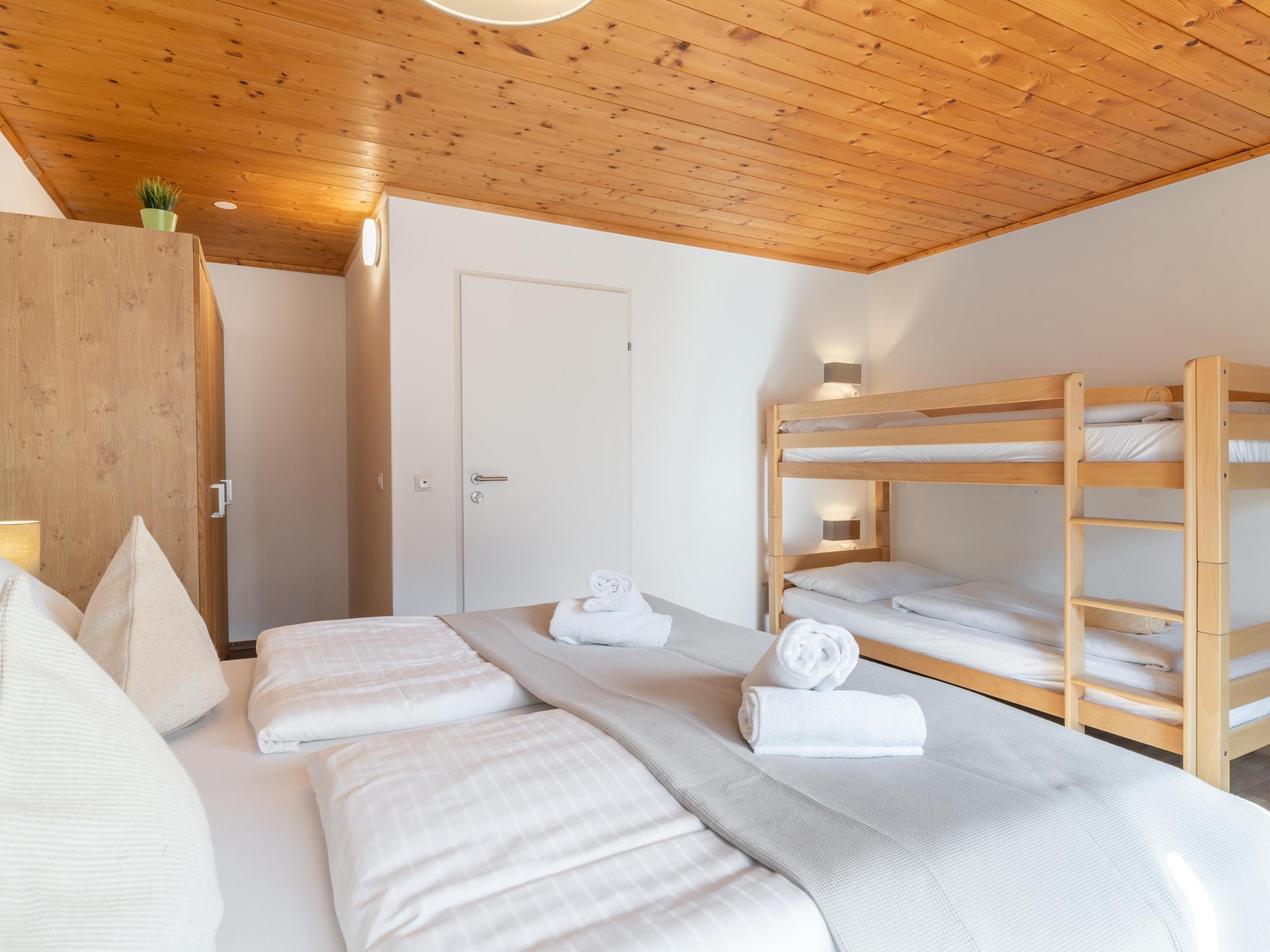 Luxe chalet voor 35 personen aan de piste in Saalbach-Hinterglemm - foto 11