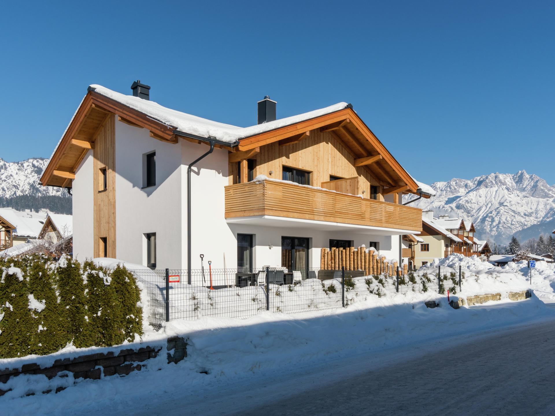 Aan de piste: Luxe vakantiehuis met buitensauna in Leogang - foto 24