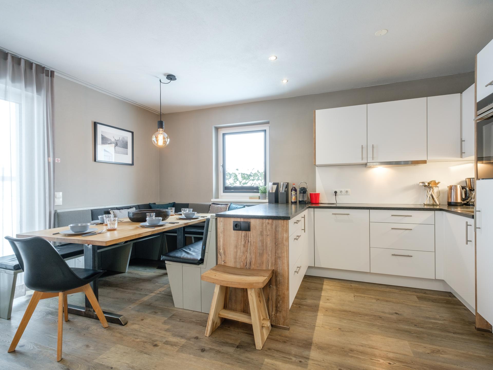 Aan de piste: Luxe vakantiehuis met buitensauna in Leogang - foto 5