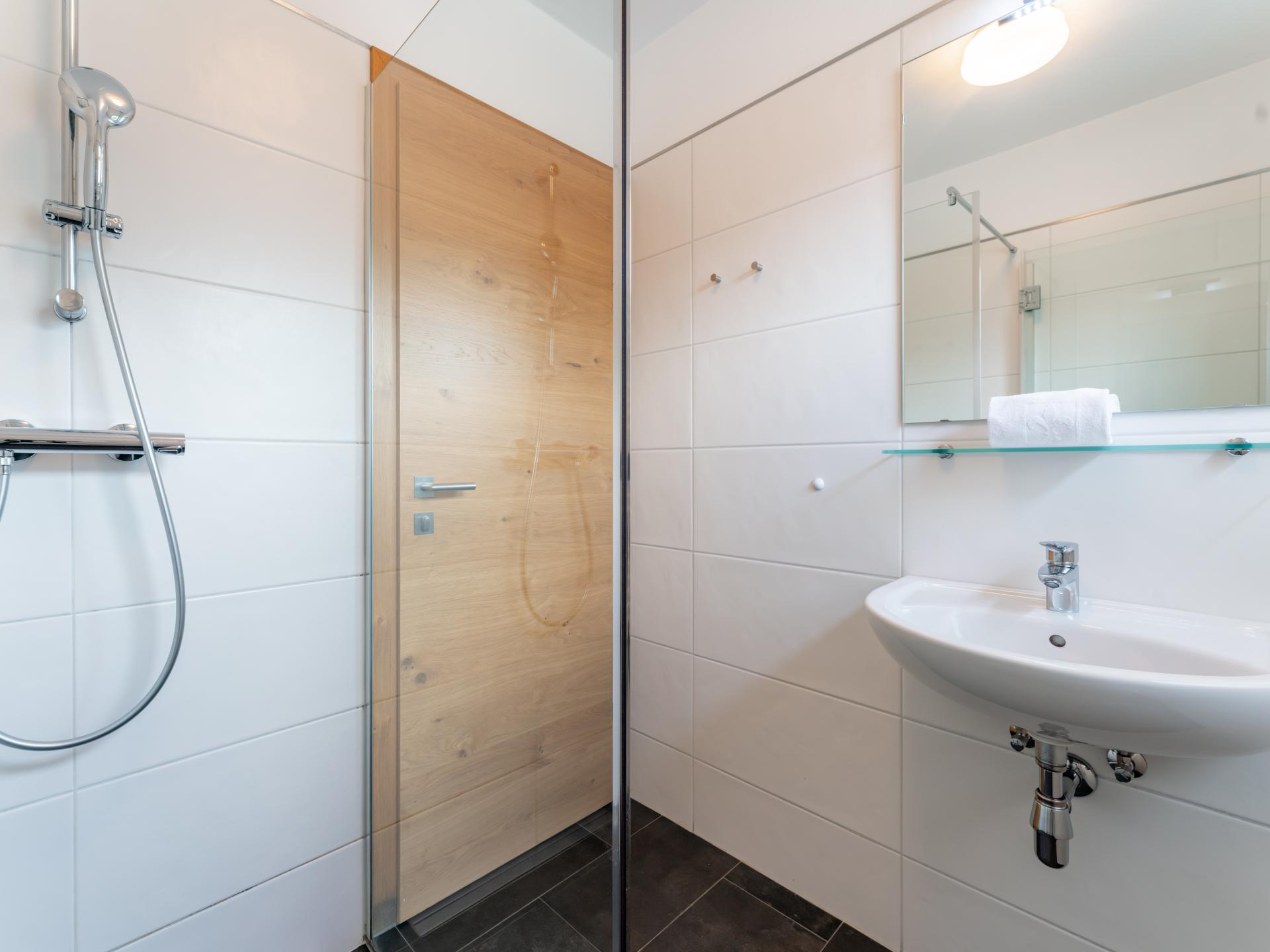 Ruim vakantiehuis voor 14 personen met sauna en tuin, direct aan de piste in Leogang - foto 16