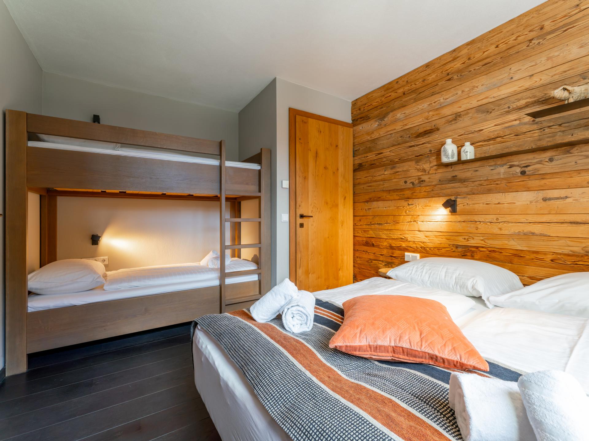 Luxe 12-persoons chalet met sauna op 550m van de skilift in Leogang - foto 20