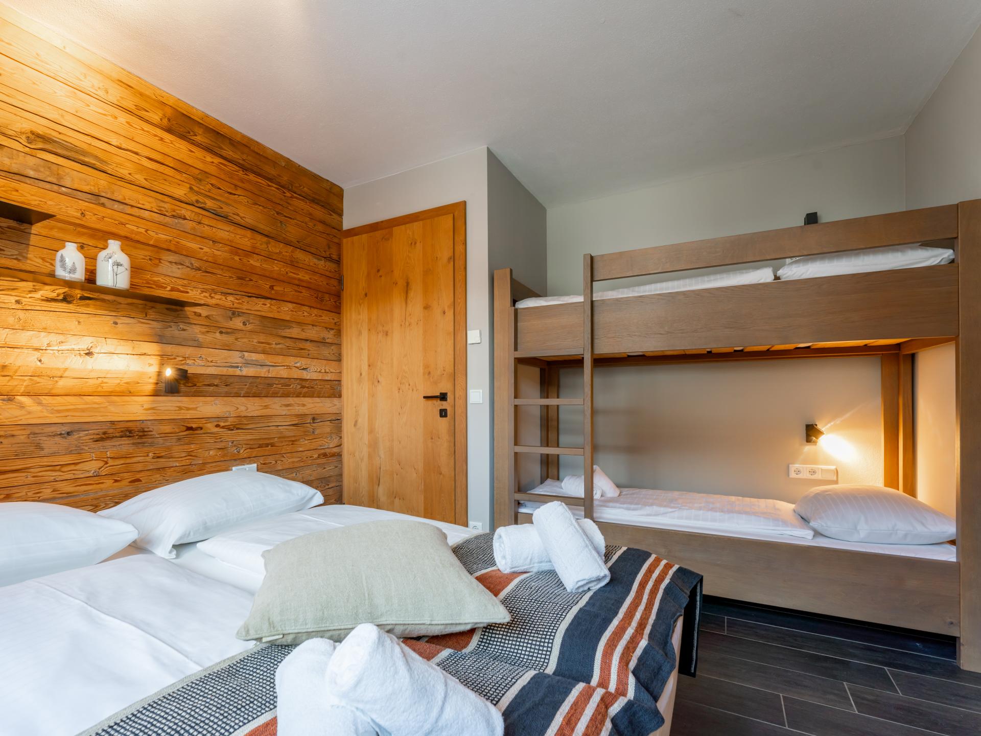 Luxe 12-persoons chalet met sauna op 550m van de skilift in Leogang - foto 19