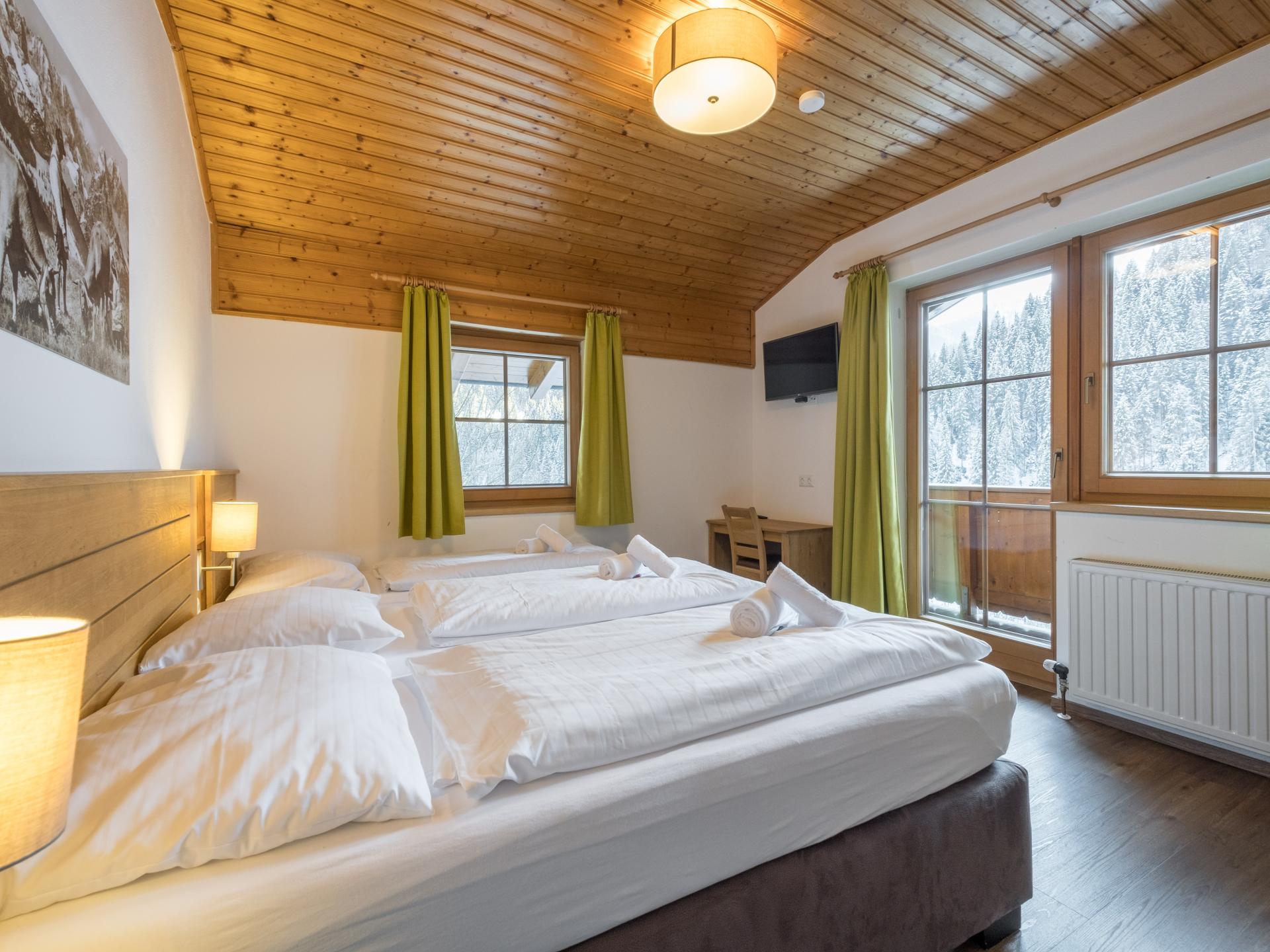 Ruim groepsverblijf voor 27 personen vlakbij de piste in Viehhofen - foto 26