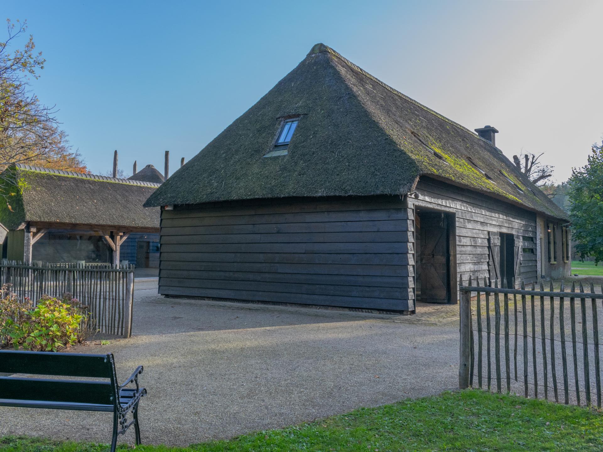 2 luxe vakantiehuizen aan de bosrand voor 24 personen bij Breda - foto 4