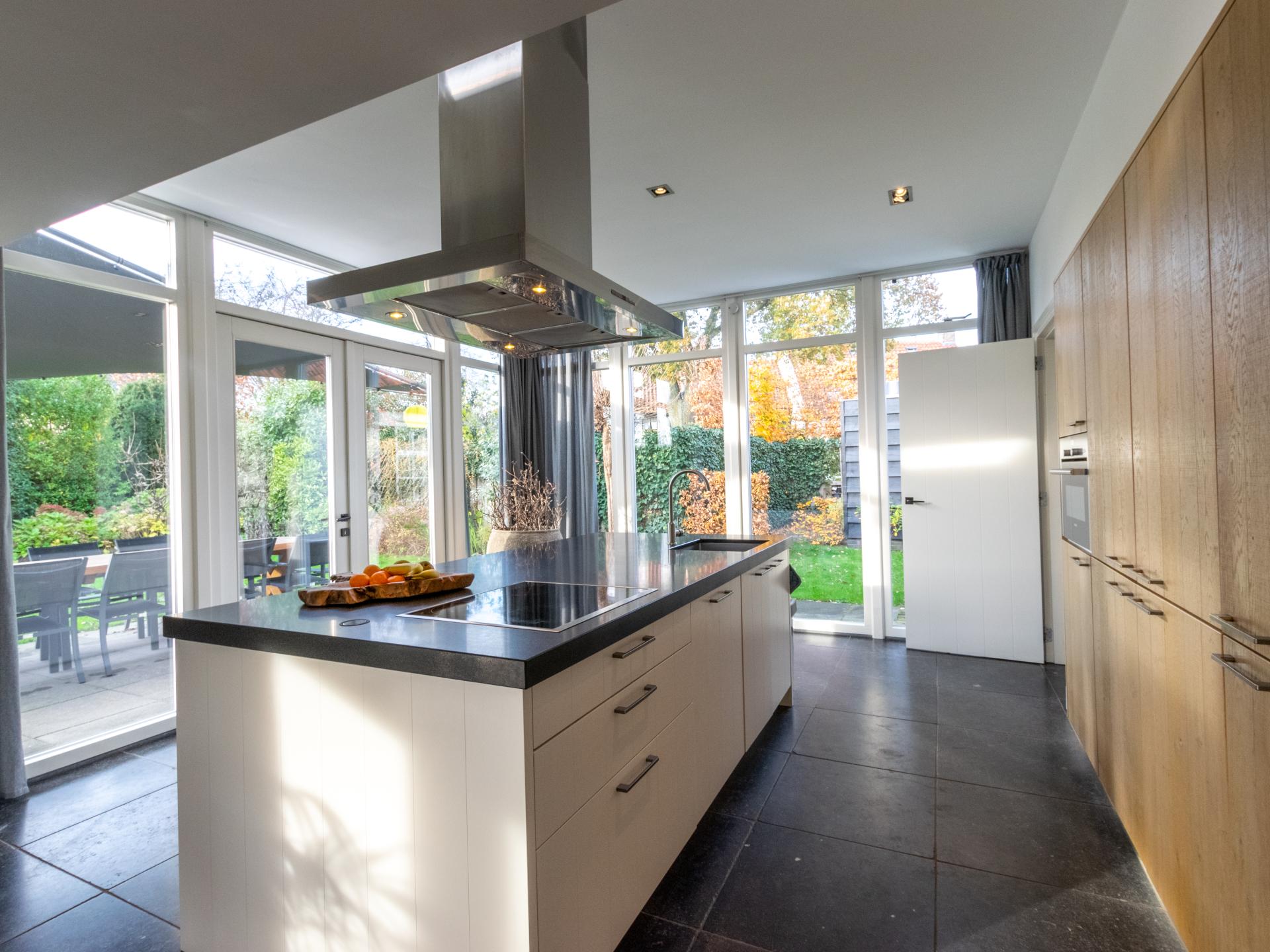Monumentaal vakantiehuis met omheinde tuin in hartje Oosterhout - foto 11