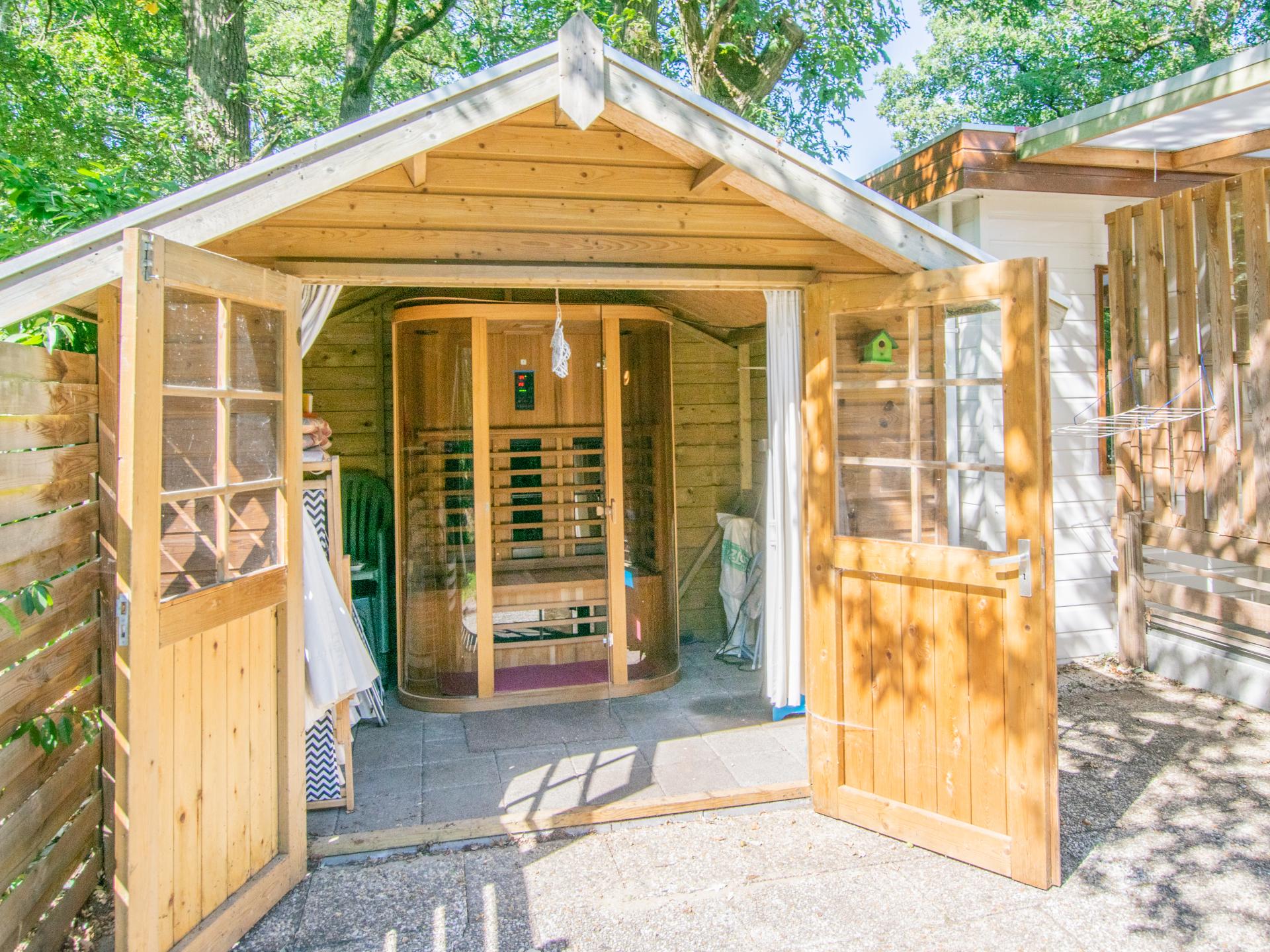 Vrijstaand boshuis met sauna en veranda in Uden, 4 pers. - foto 19