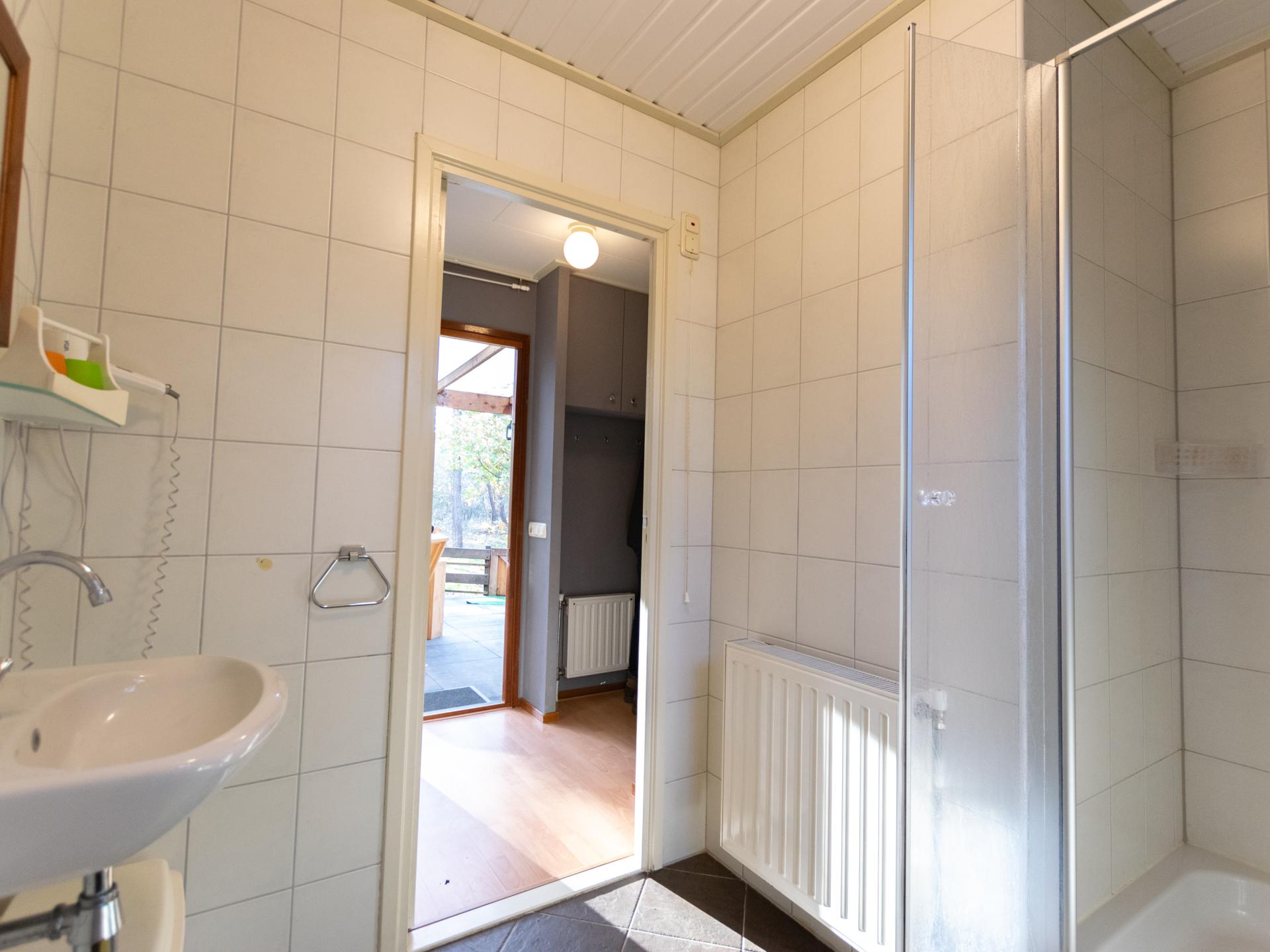 Vrijstaand boshuis met sauna en veranda in Uden, 4 pers. - foto 14