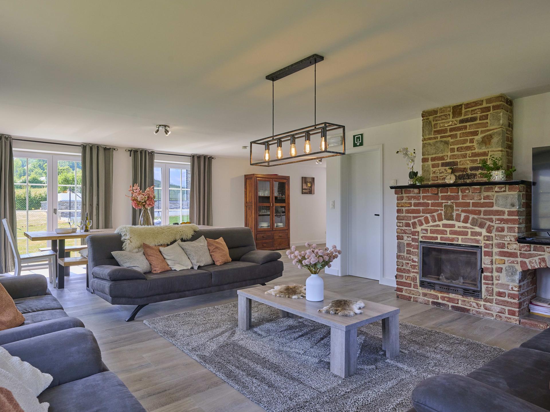 12-persoons vakantiehuis in Lierneux met open haard en tuin - foto 43