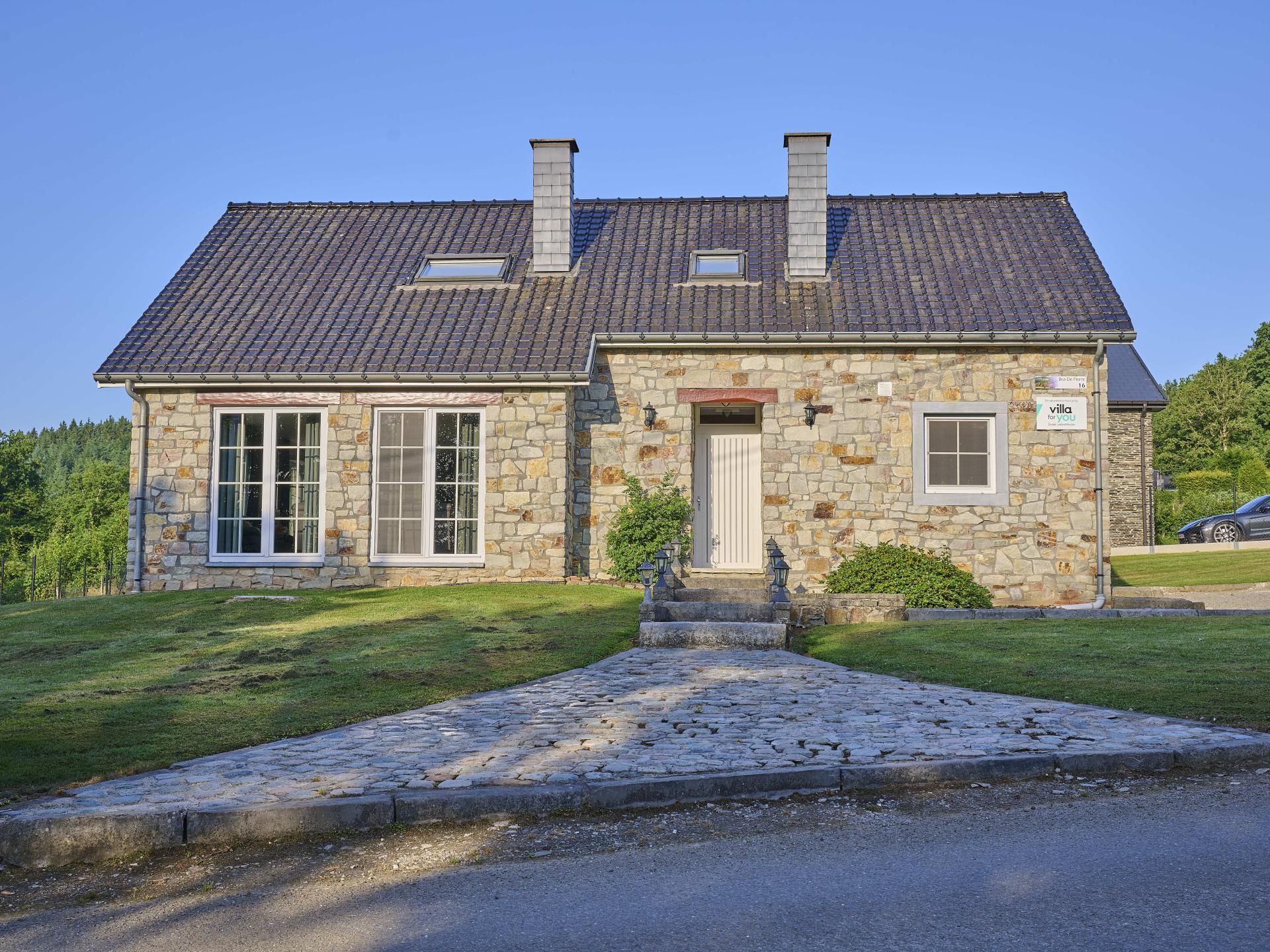 12-persoons vakantiehuis in Lierneux met open haard en tuin - foto 10